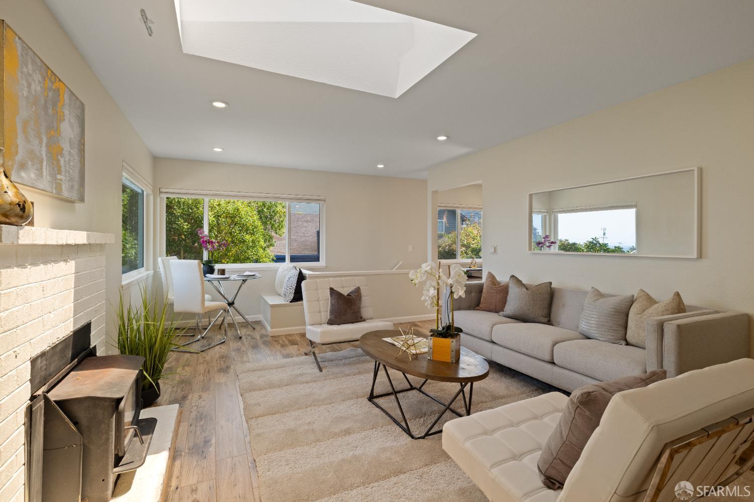 Detail Gallery Image 4 of 29 For 321 7th St, Montara,  CA 94037 - 3 Beds | 2 Baths