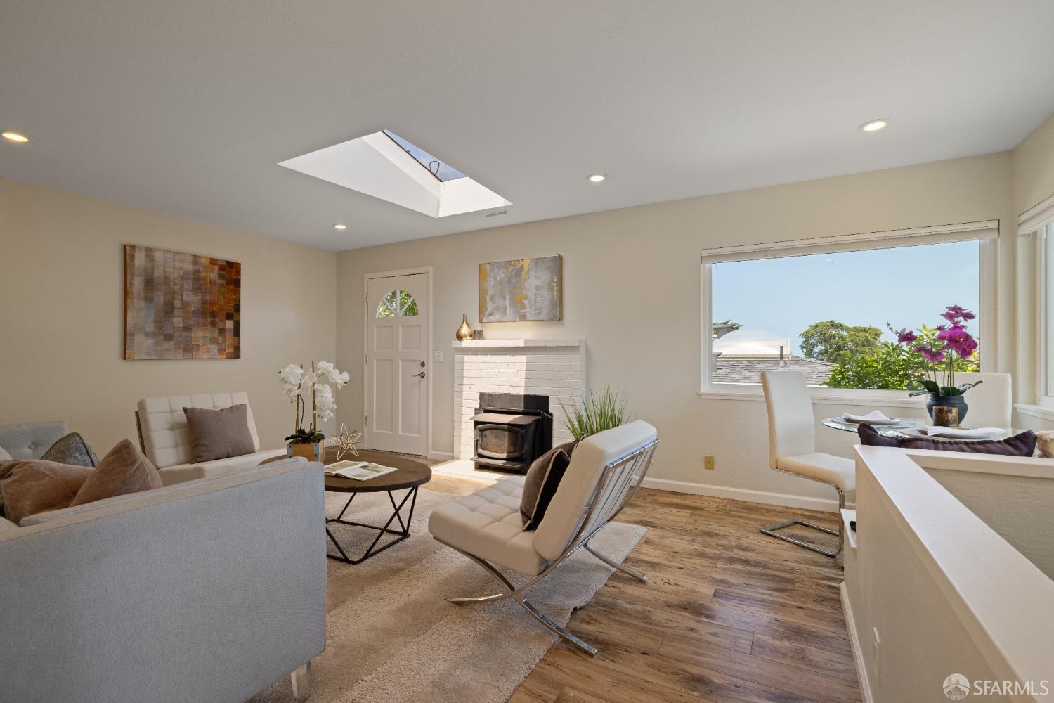 Detail Gallery Image 9 of 29 For 321 7th St, Montara,  CA 94037 - 3 Beds | 2 Baths