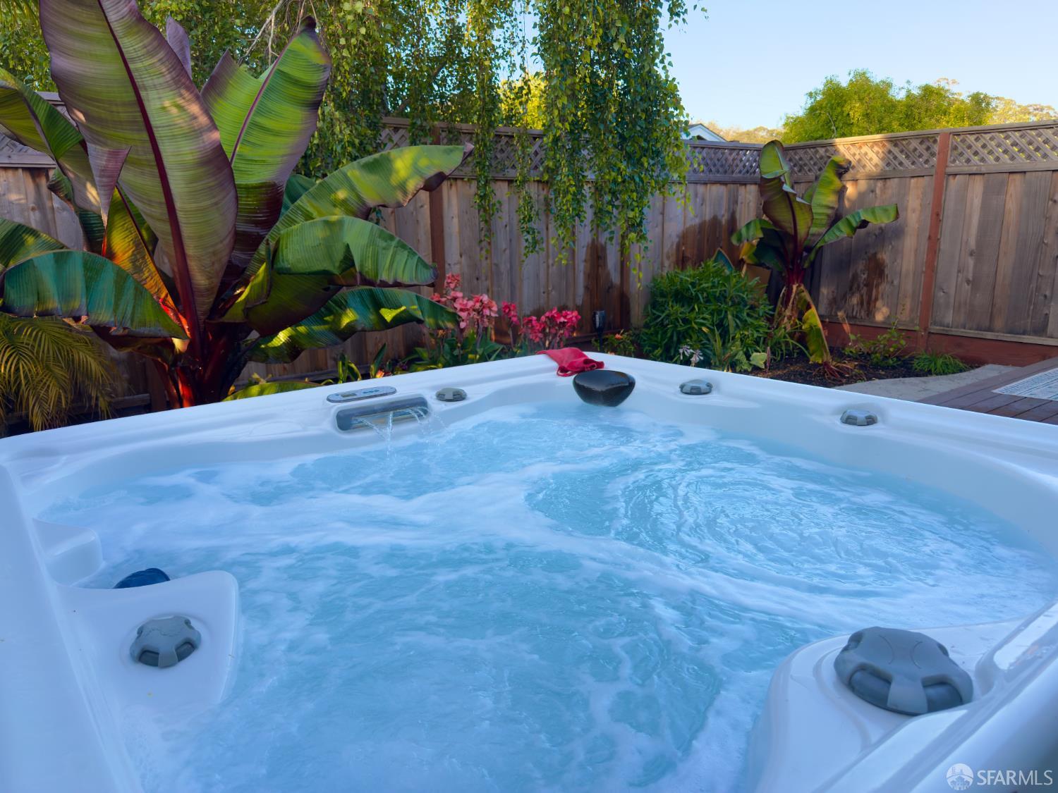 Detail Gallery Image 25 of 32 For 839 Vista Montara Cir, Pacifica,  CA 94044 - 3 Beds | 2/1 Baths