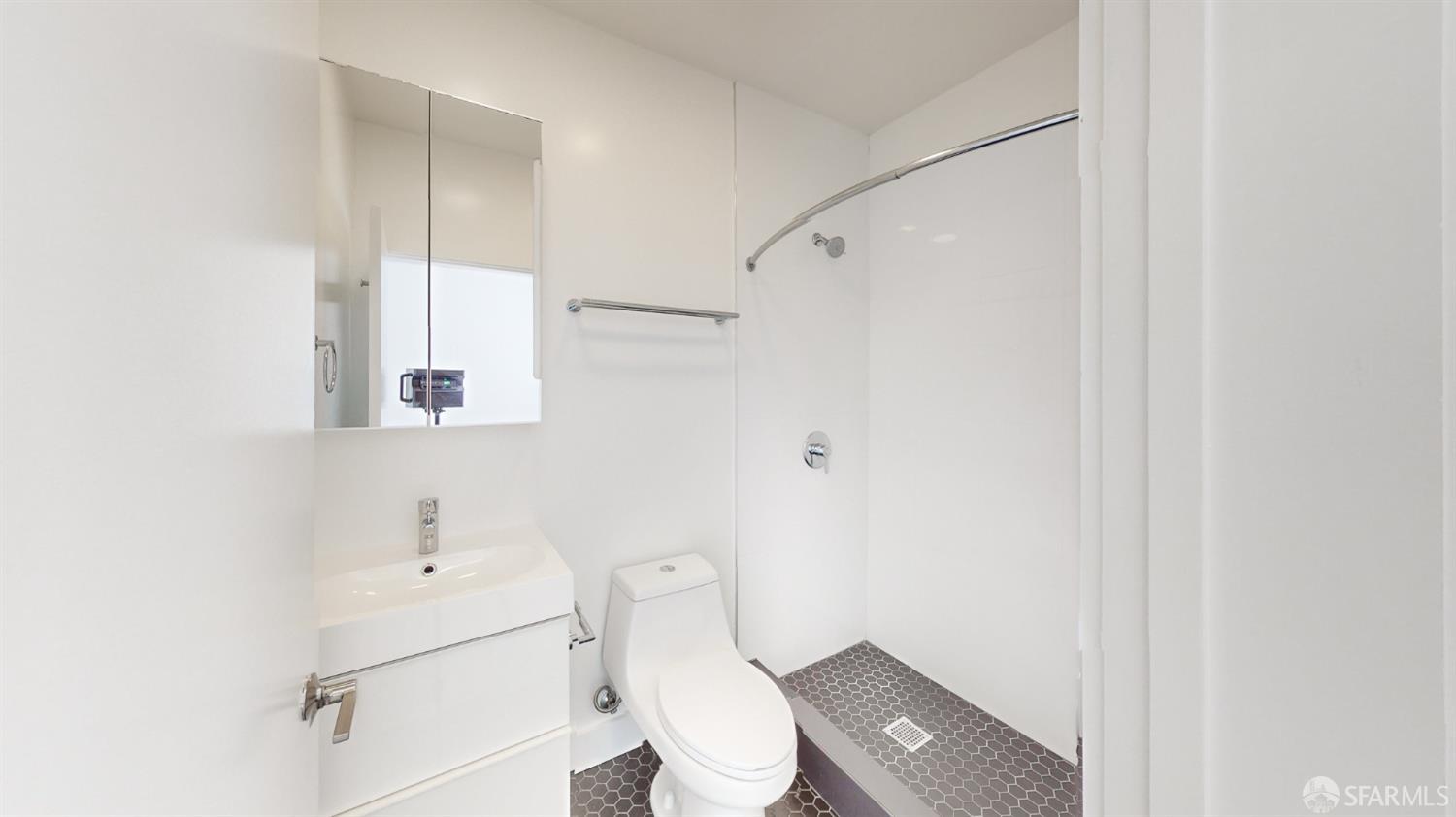 Detail Gallery Image 13 of 31 For 1 Scott St, San Francisco,  CA 94115 - – Beds | – Baths