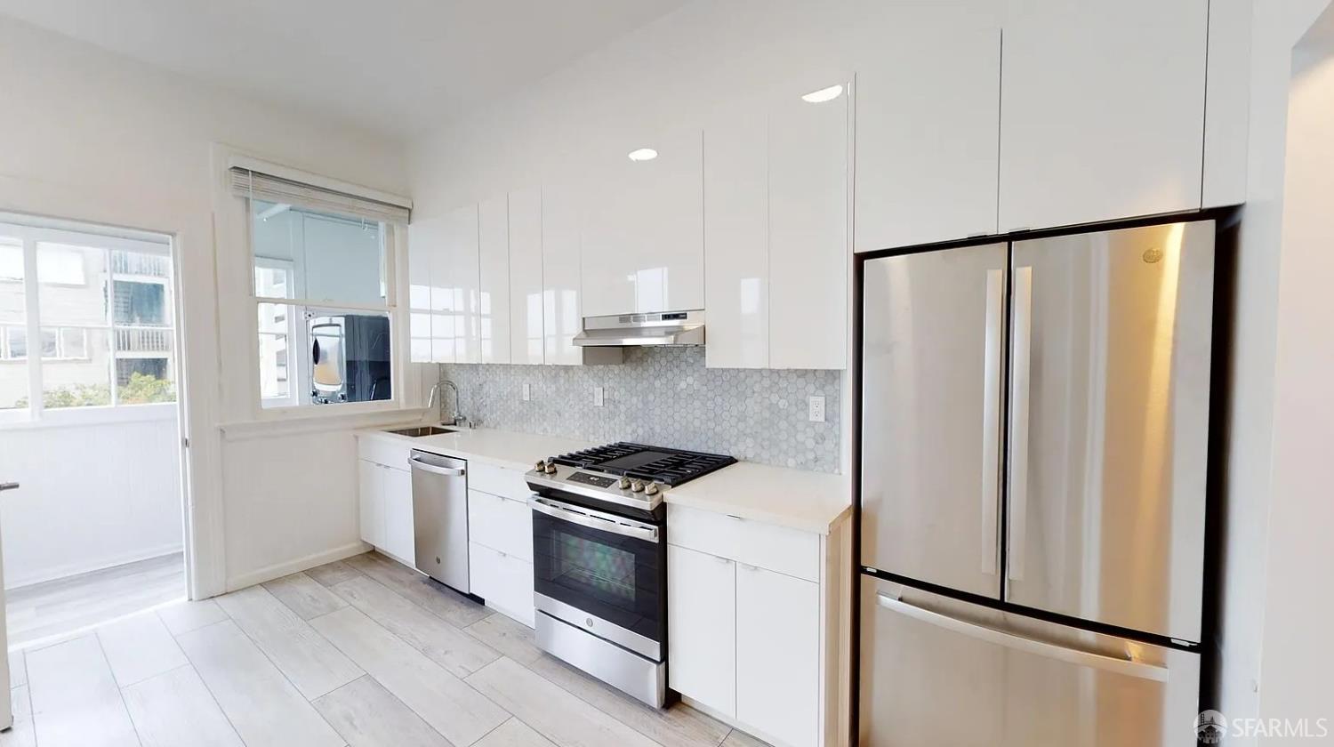 Detail Gallery Image 13 of 19 For 676 Greenwich St, San Francisco,  CA 94133 - – Beds | – Baths