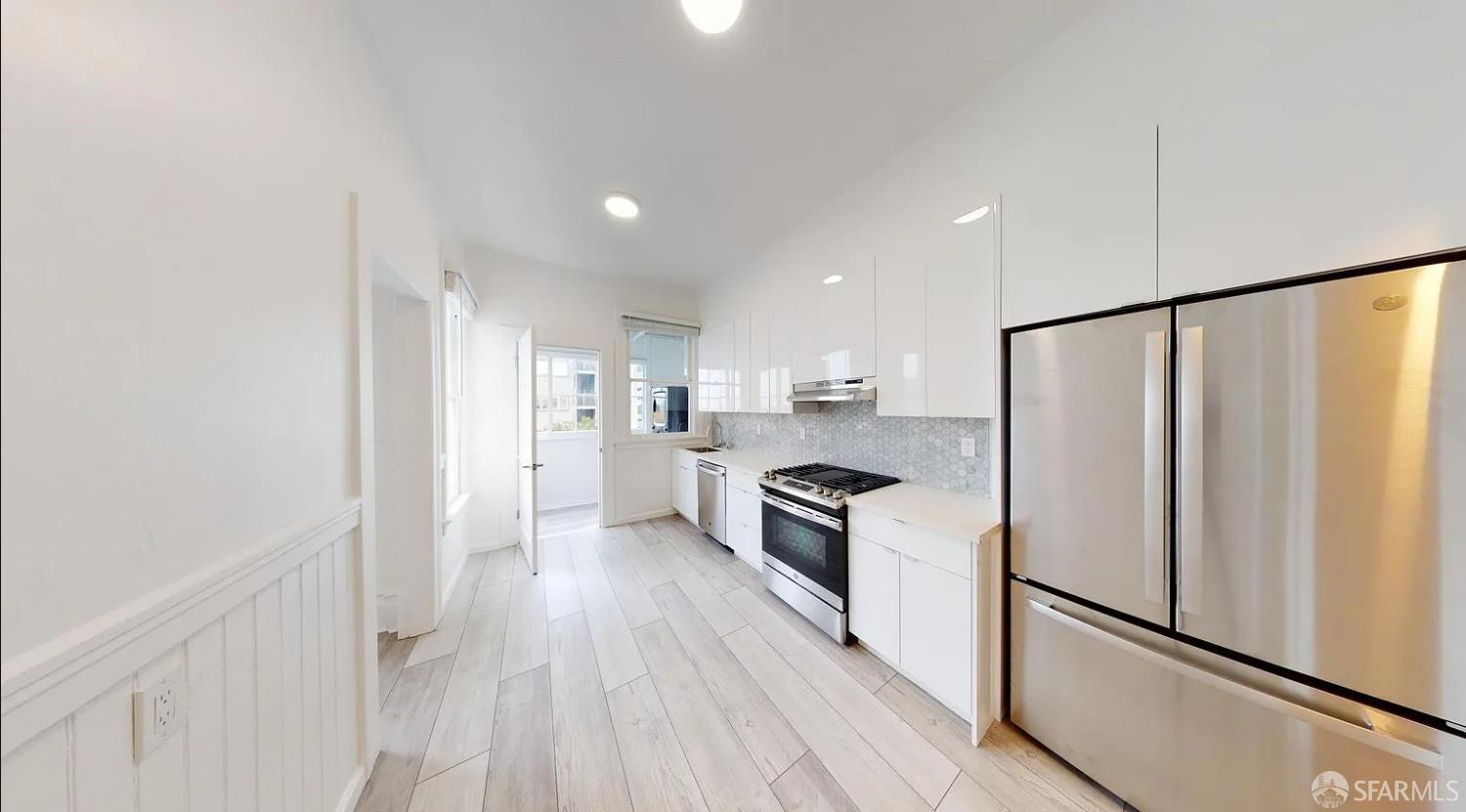 Detail Gallery Image 12 of 19 For 676 Greenwich St, San Francisco,  CA 94133 - – Beds | – Baths