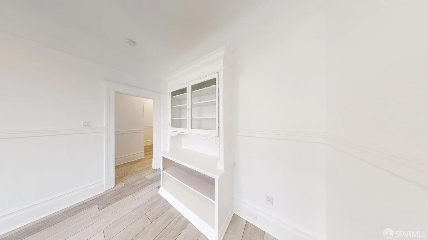 Detail Gallery Image 17 of 19 For 676 Greenwich St, San Francisco,  CA 94133 - – Beds | – Baths