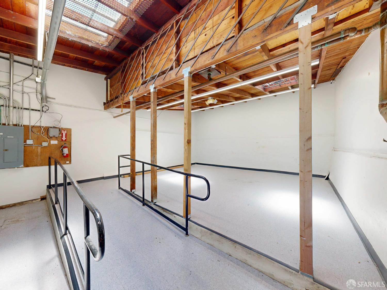 Detail Gallery Image 14 of 17 For 827 Irving St, San Francisco,  CA 94122 - – Beds | – Baths