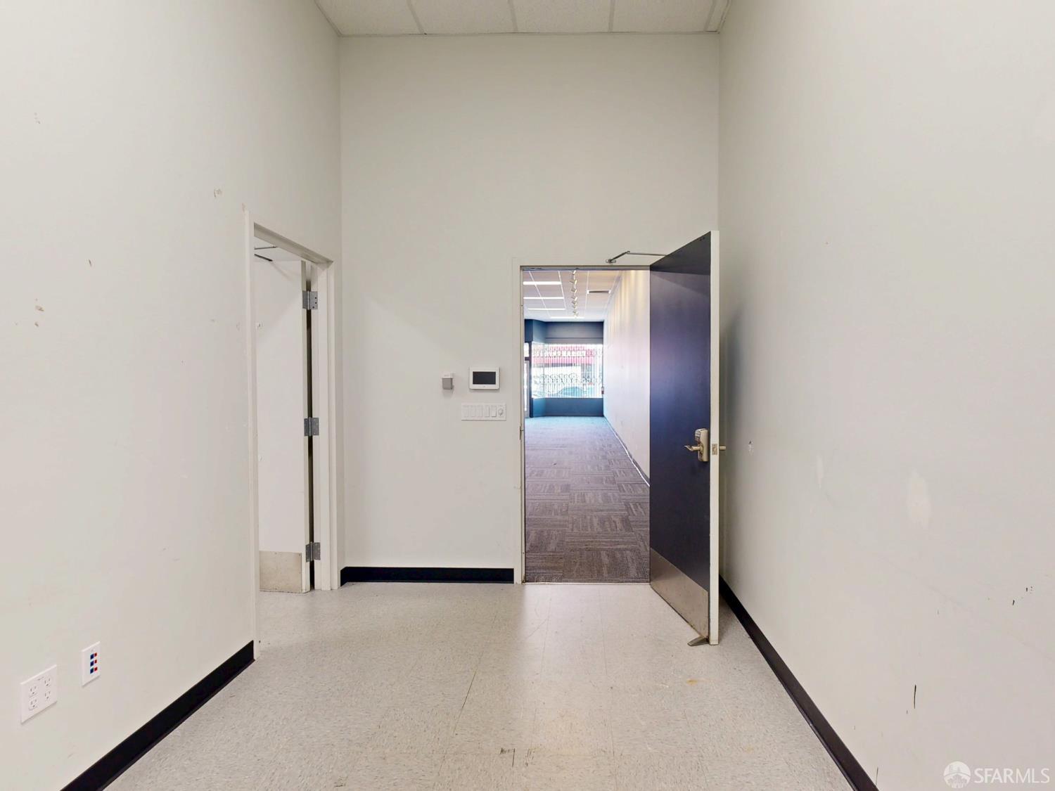 Detail Gallery Image 8 of 17 For 827 Irving St, San Francisco,  CA 94122 - – Beds | – Baths
