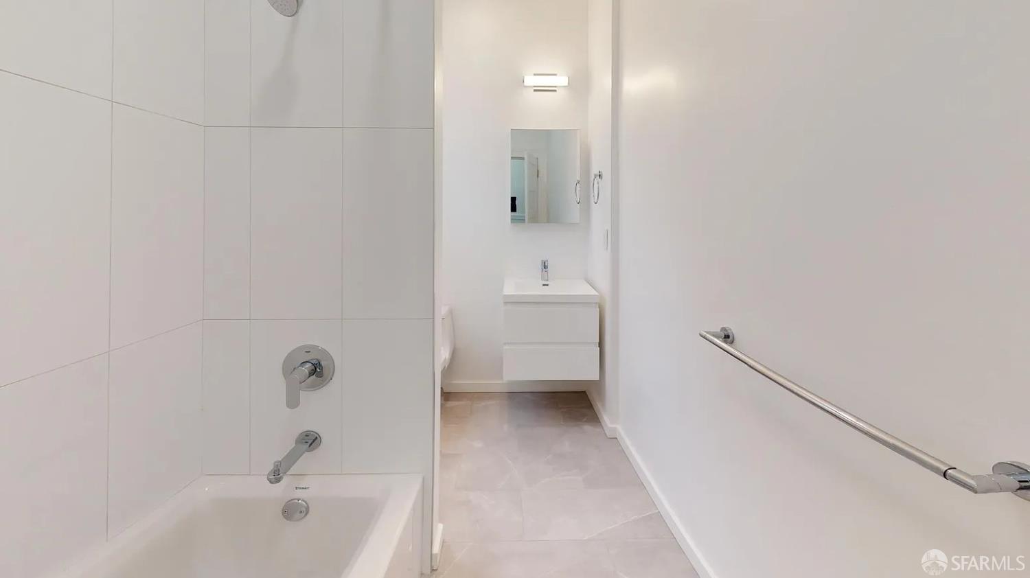 Detail Gallery Image 2 of 19 For 676 Greenwich St, San Francisco,  CA 94133 - – Beds | – Baths