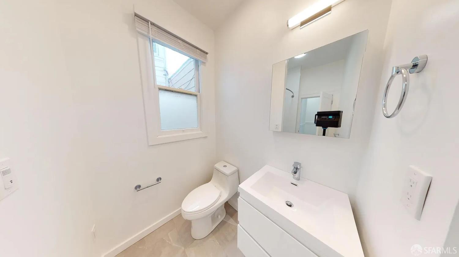 Detail Gallery Image 3 of 19 For 676 Greenwich St, San Francisco,  CA 94133 - – Beds | – Baths
