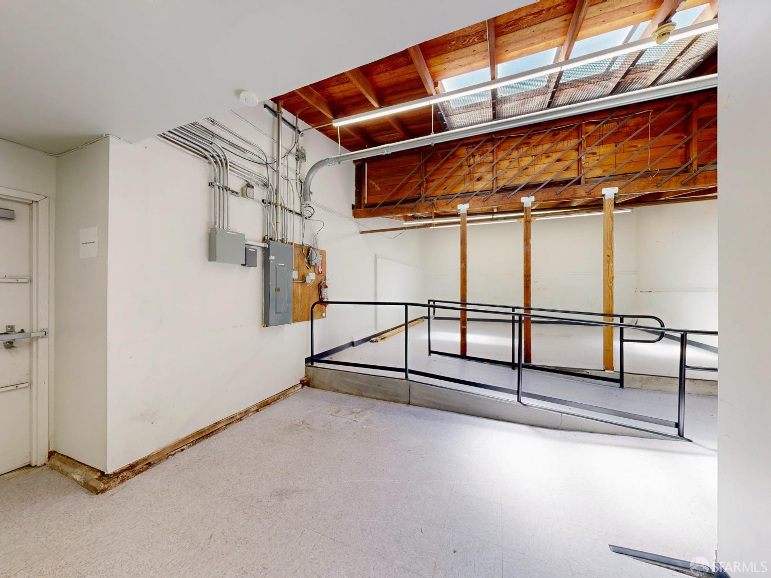 Detail Gallery Image 13 of 17 For 827 Irving St, San Francisco,  CA 94122 - – Beds | – Baths