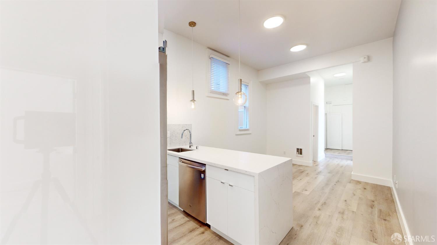 Detail Gallery Image 16 of 31 For 1 Scott St, San Francisco,  CA 94115 - – Beds | – Baths