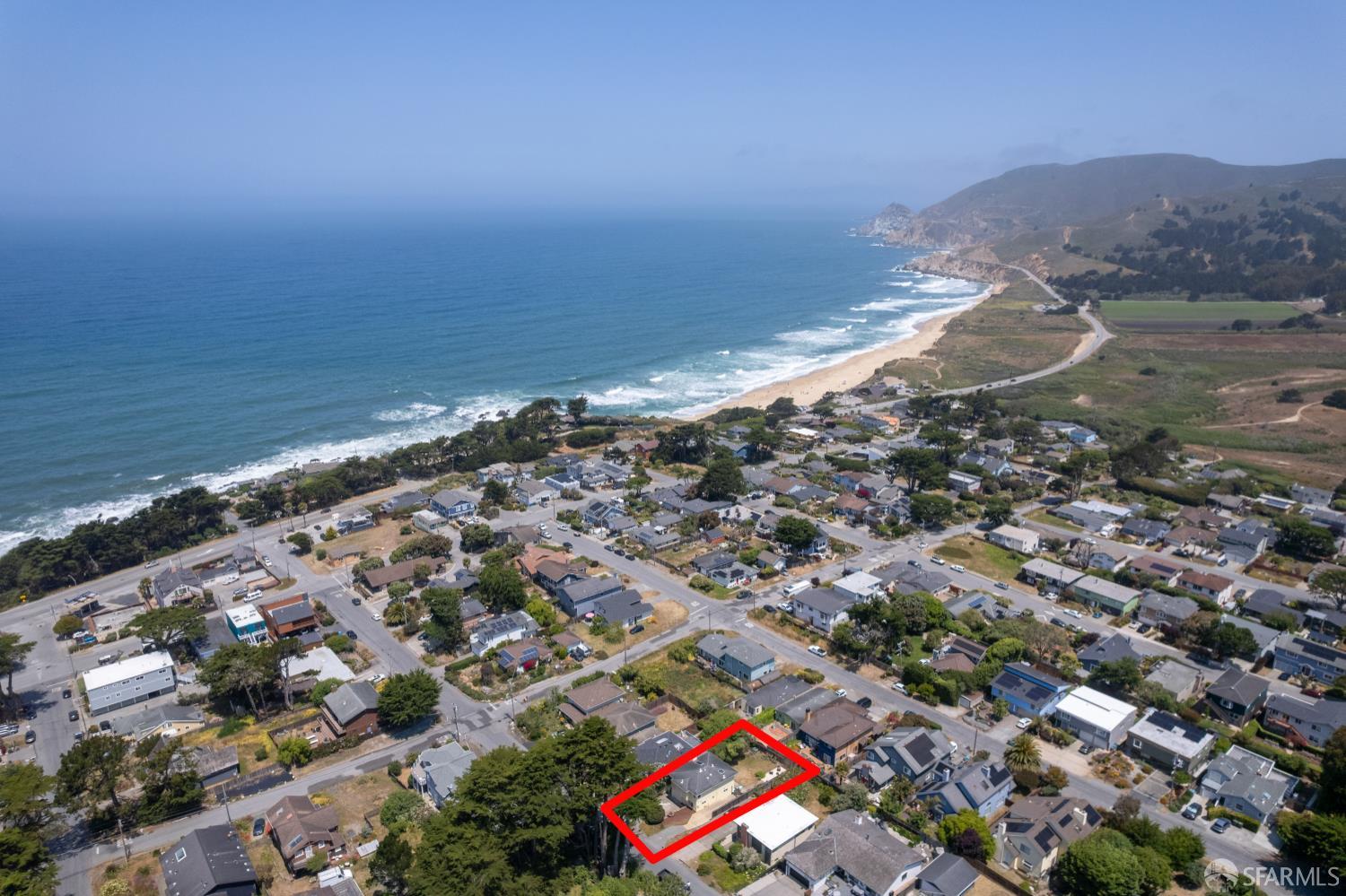 Detail Gallery Image 2 of 29 For 321 7th St, Montara,  CA 94037 - 3 Beds | 2 Baths