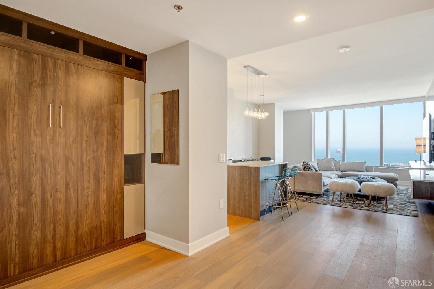 Detail Gallery Image 3 of 46 For 201 Folsom St 32d,  San Francisco,  CA 94105 - 1 Beds | 1 Baths