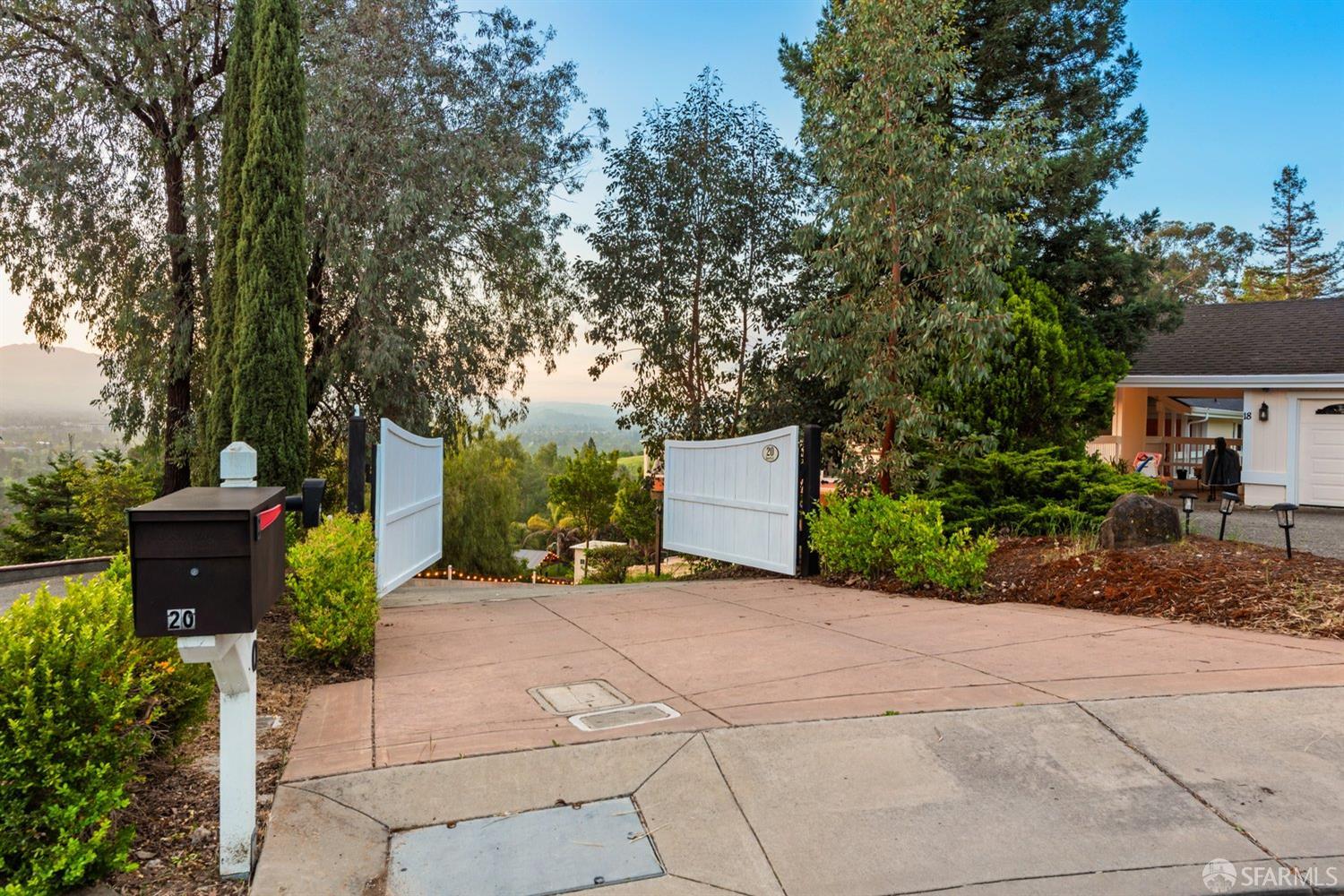 Detail Gallery Image 24 of 25 For 20 Benthill Ct, Lafayette,  CA 94549 - 1 Beds | 1/1 Baths
