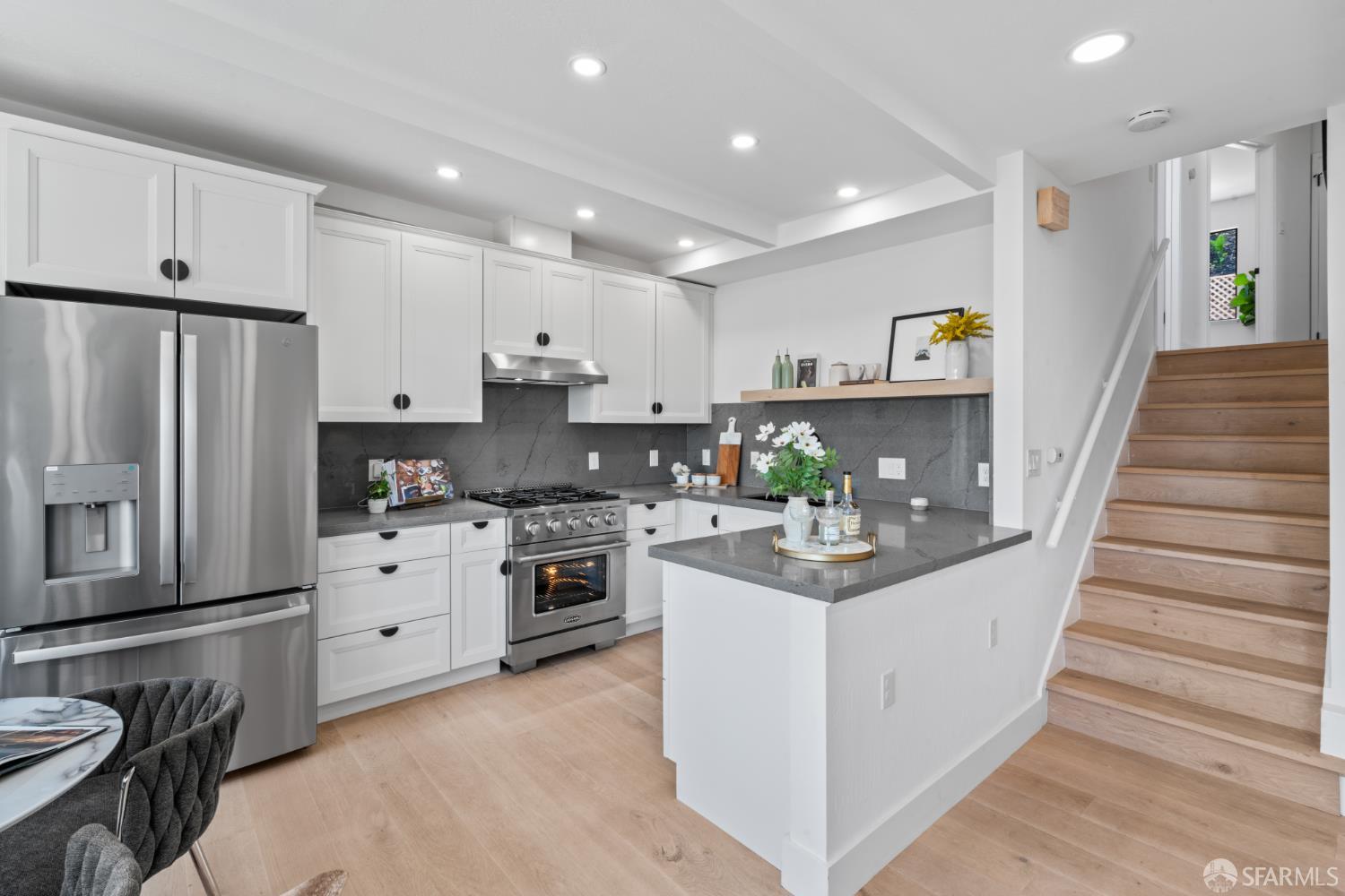 Detail Gallery Image 17 of 59 For 232 Holladay Ave, San Francisco,  CA 94110 - 3 Beds | 2 Baths