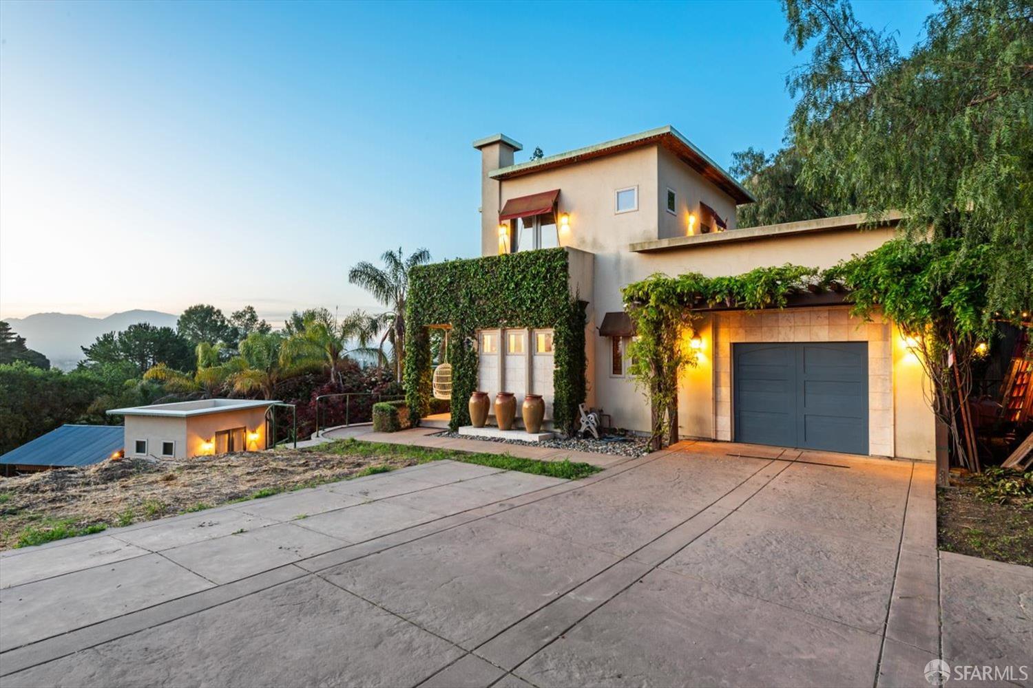 Detail Gallery Image 1 of 25 For 20 Benthill Ct, Lafayette,  CA 94549 - 1 Beds | 1/1 Baths