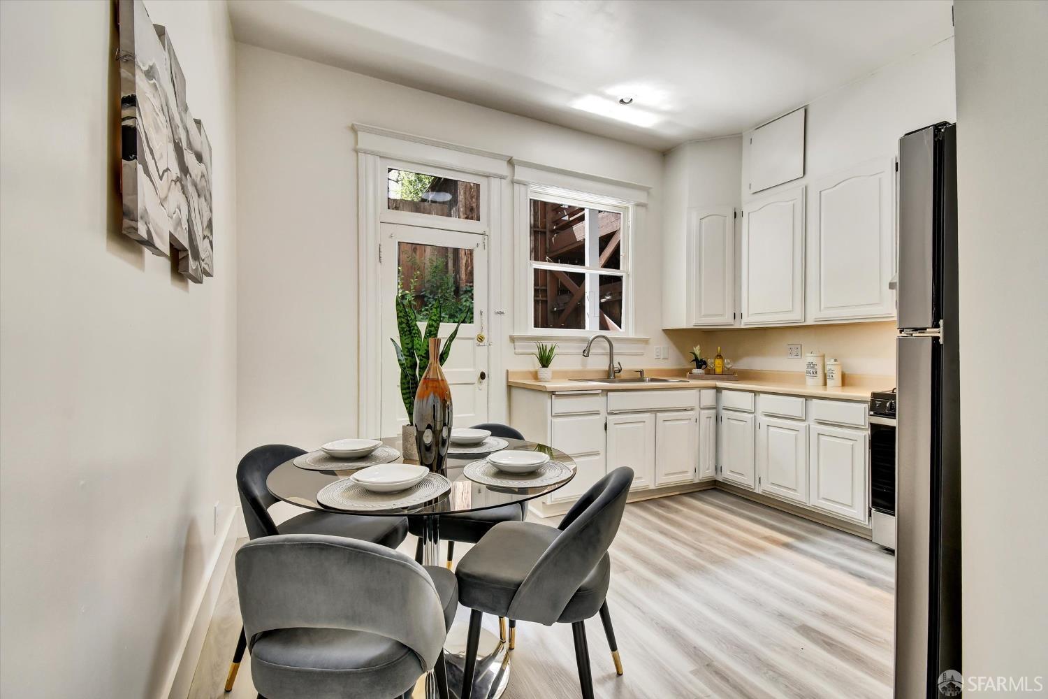 Photo #5: 425052199 Listing 