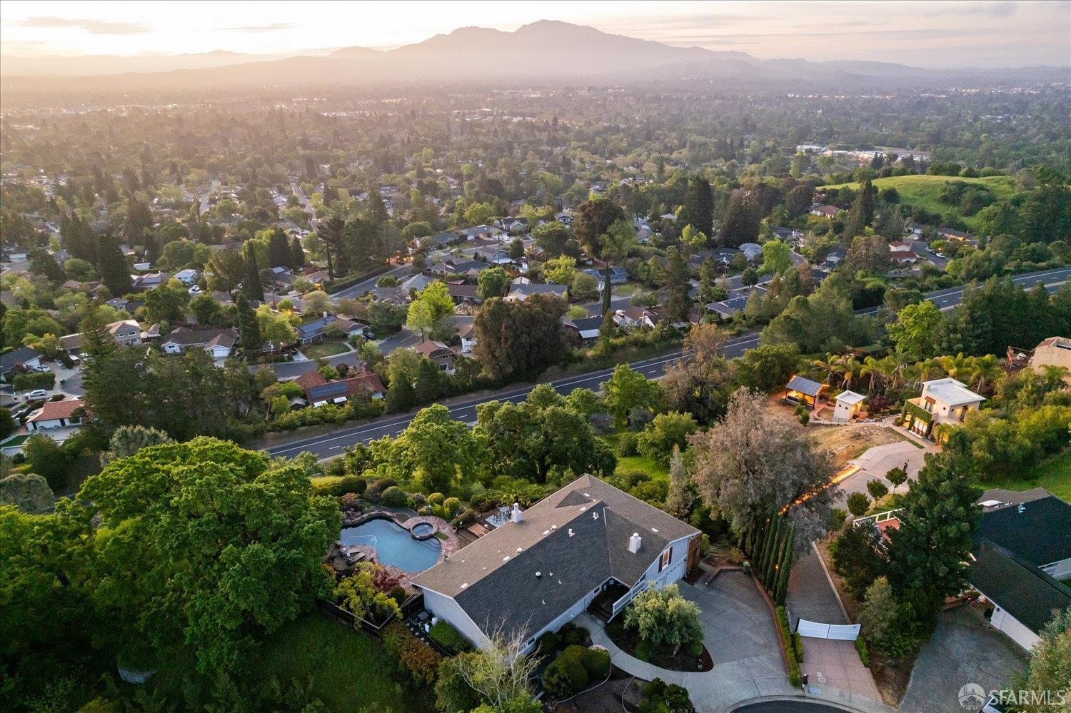 Detail Gallery Image 21 of 25 For 20 Benthill Ct, Lafayette,  CA 94549 - 1 Beds | 1/1 Baths