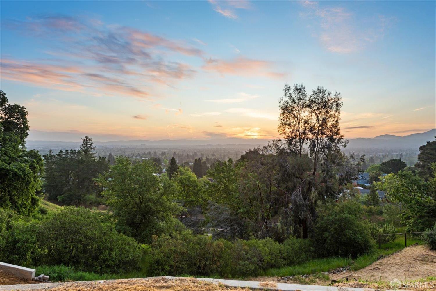 Detail Gallery Image 8 of 25 For 20 Benthill Ct, Lafayette,  CA 94549 - 1 Beds | 1/1 Baths