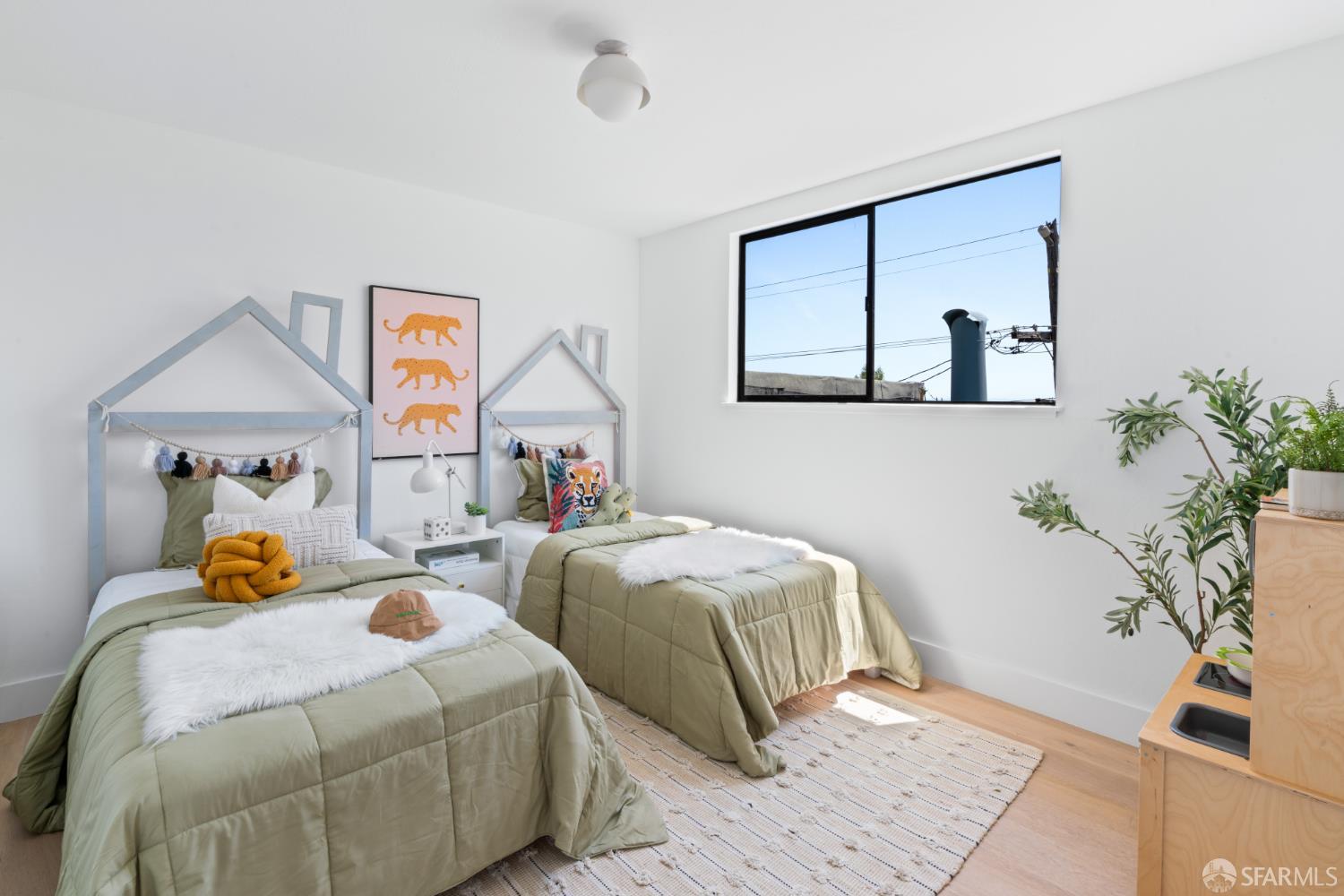 Detail Gallery Image 23 of 59 For 232 Holladay Ave, San Francisco,  CA 94110 - 3 Beds | 2 Baths