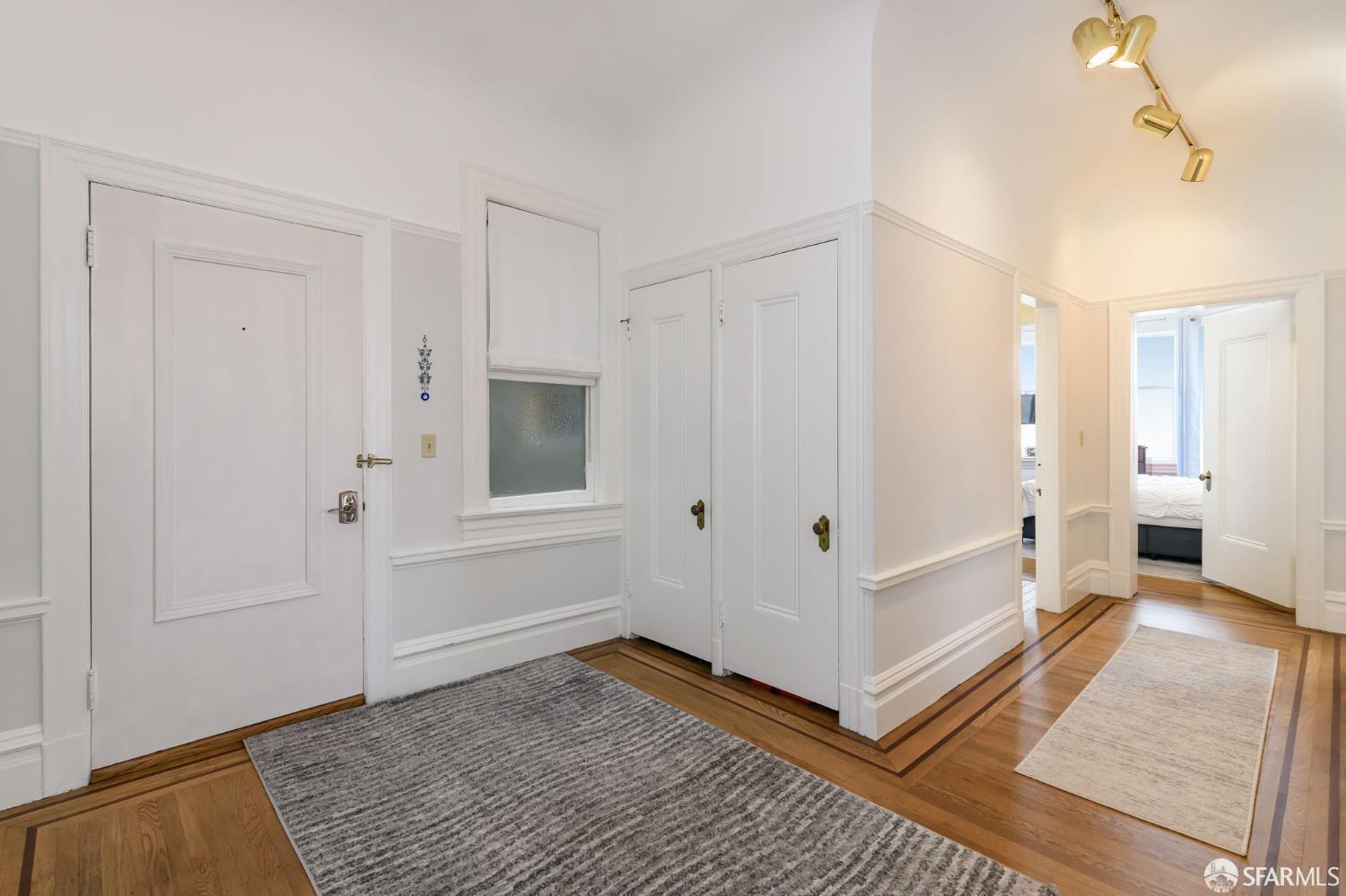 Photo #3: 425052183 Listing 
