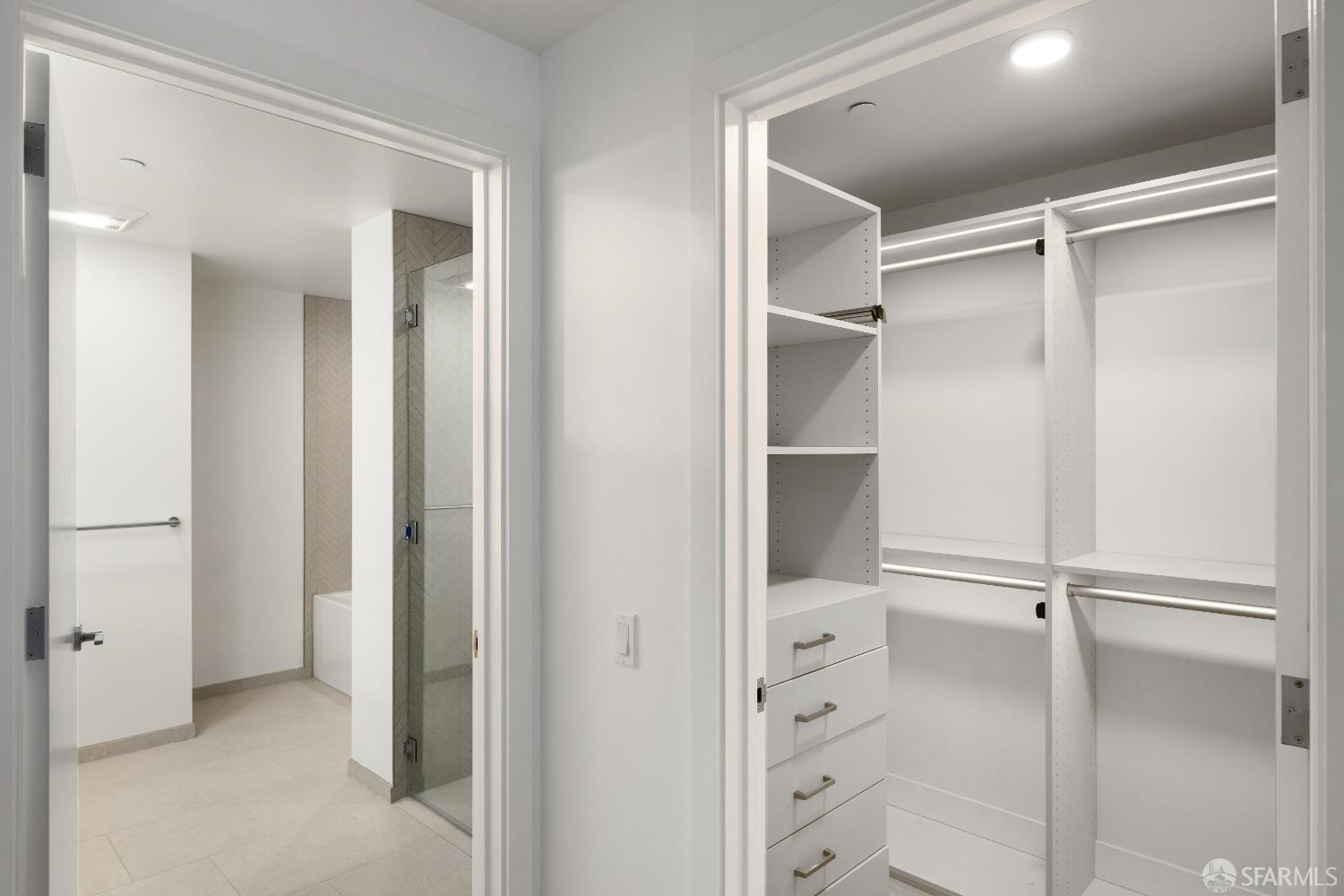 Photo #16: 425040229 Listing: Photo #16