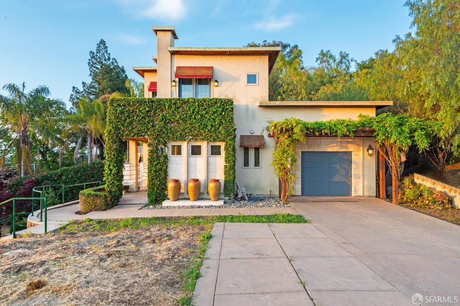 Detail Gallery Image 3 of 25 For 20 Benthill Ct, Lafayette,  CA 94549 - 1 Beds | 1/1 Baths