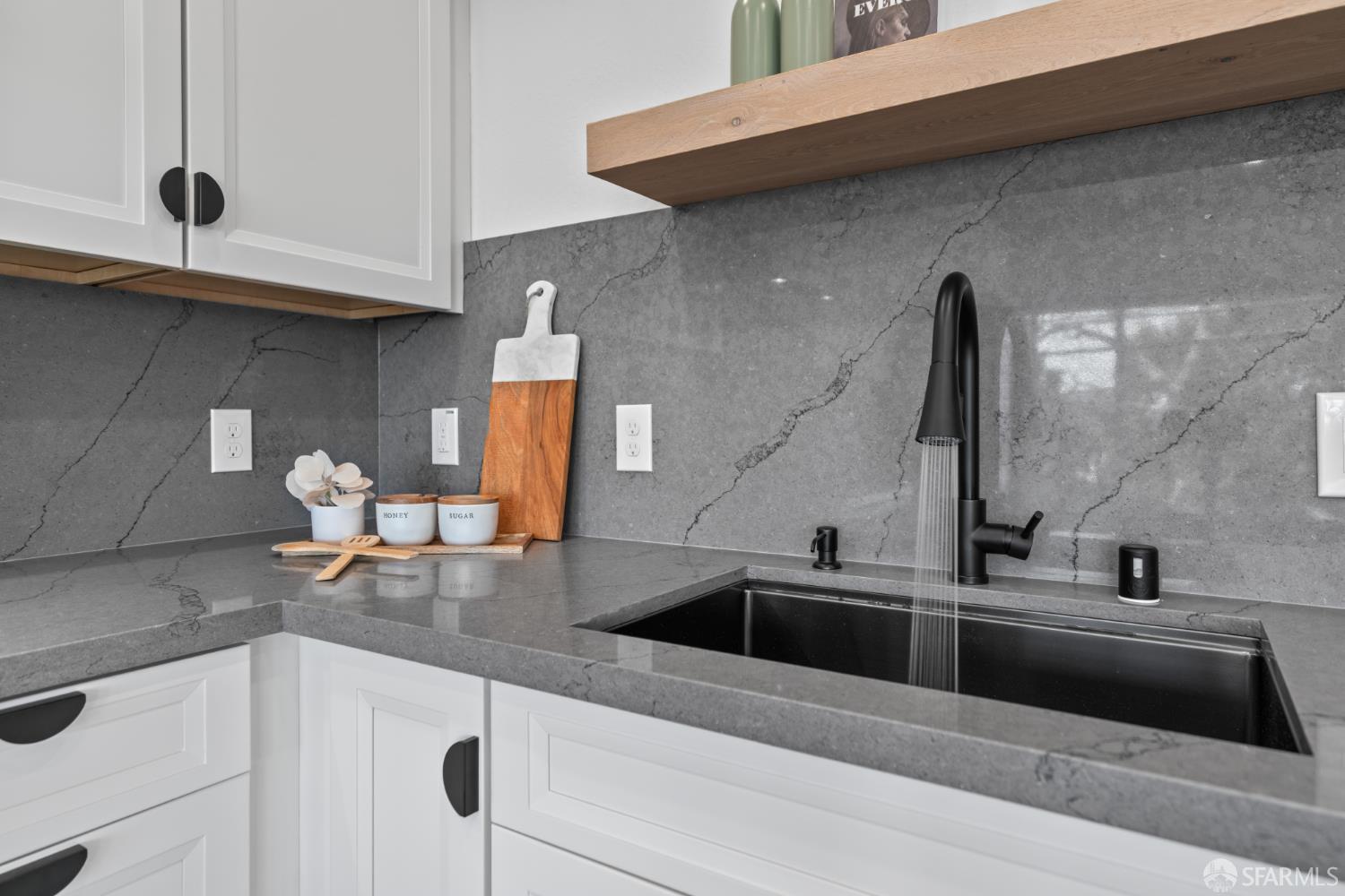 Detail Gallery Image 16 of 59 For 232 Holladay Ave, San Francisco,  CA 94110 - 3 Beds | 2 Baths