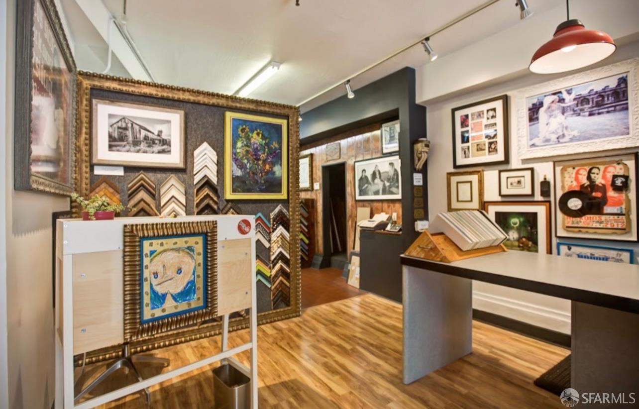 Detail Gallery Image 7 of 26 For 1926 Lombard St, San Francisco,  CA 94123 - – Beds | – Baths