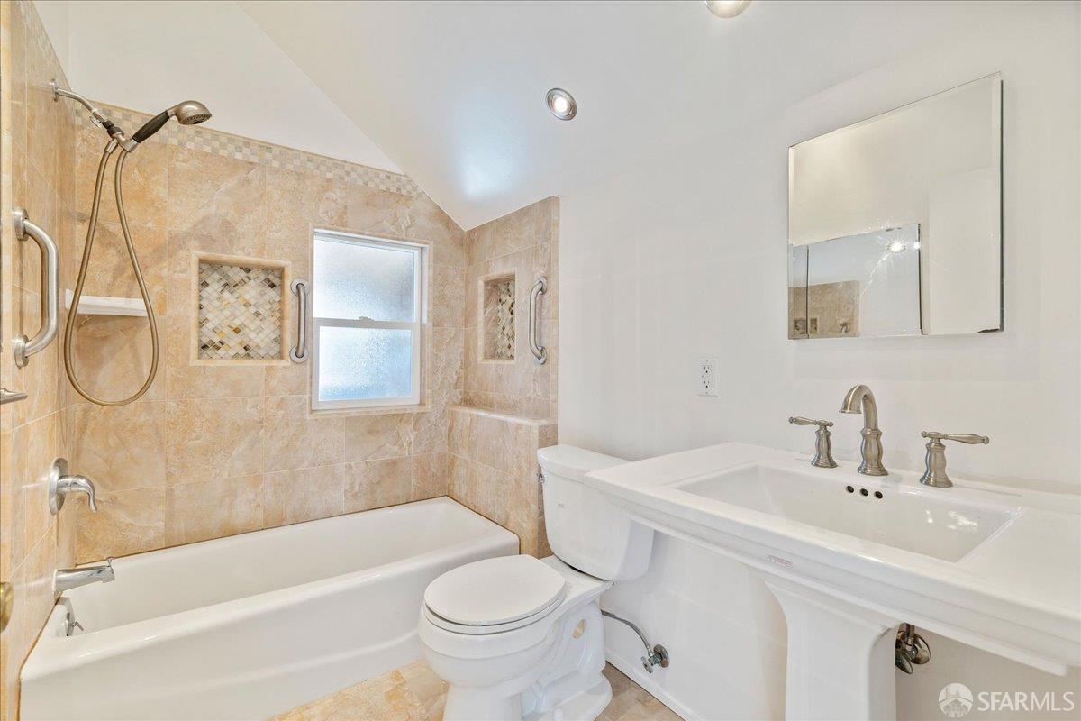 Photo #17: 425045354 Listing: Photo #17