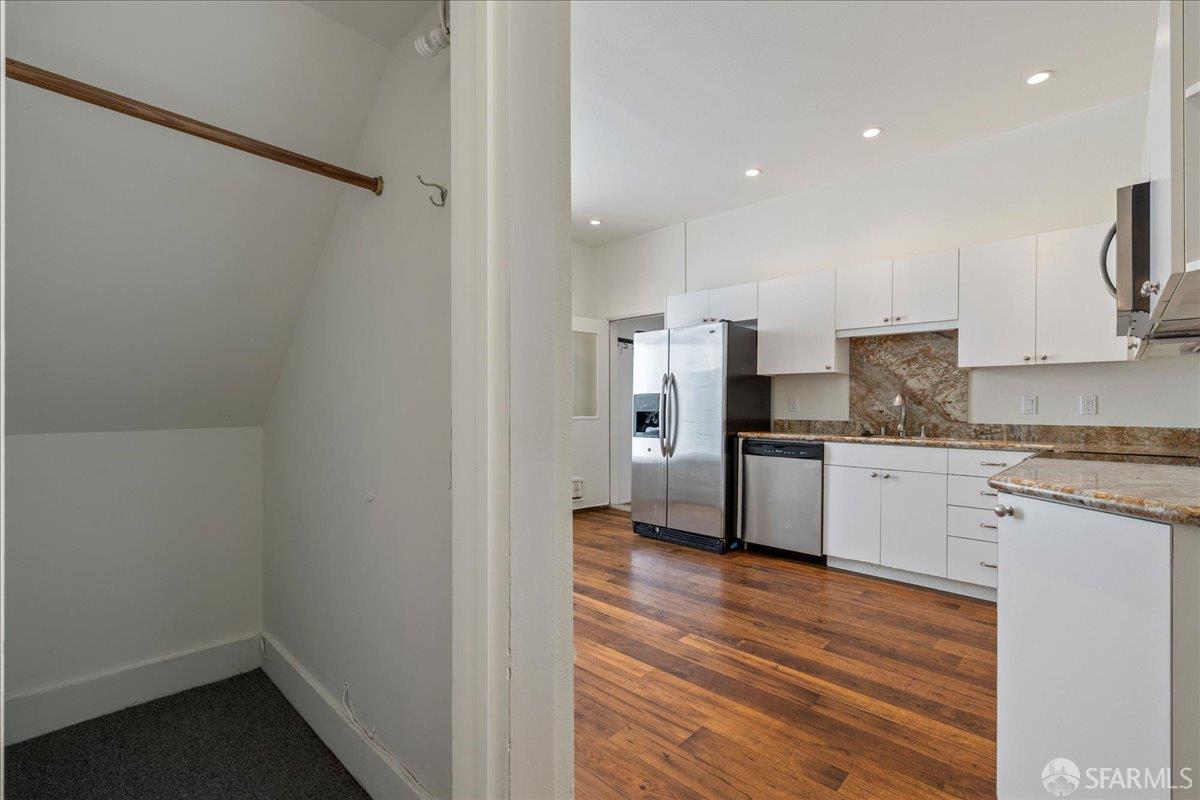 Photo #12: 425045354 Listing: Photo #12
