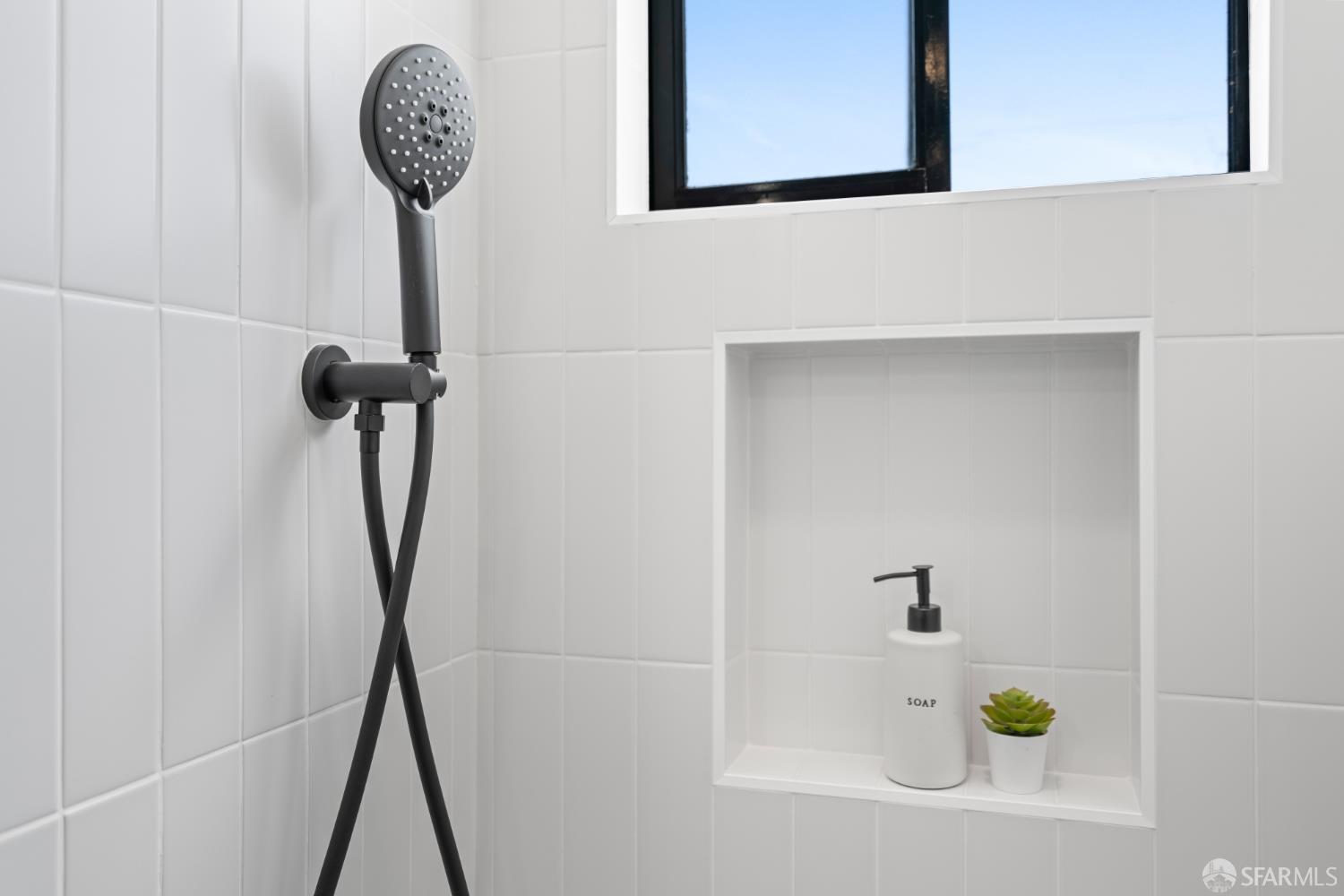 Detail Gallery Image 31 of 59 For 232 Holladay Ave, San Francisco,  CA 94110 - 3 Beds | 2 Baths