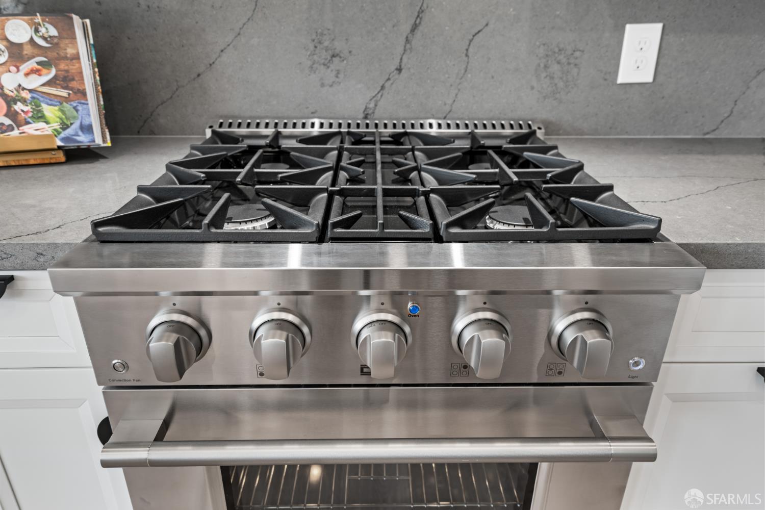 Detail Gallery Image 15 of 59 For 232 Holladay Ave, San Francisco,  CA 94110 - 3 Beds | 2 Baths