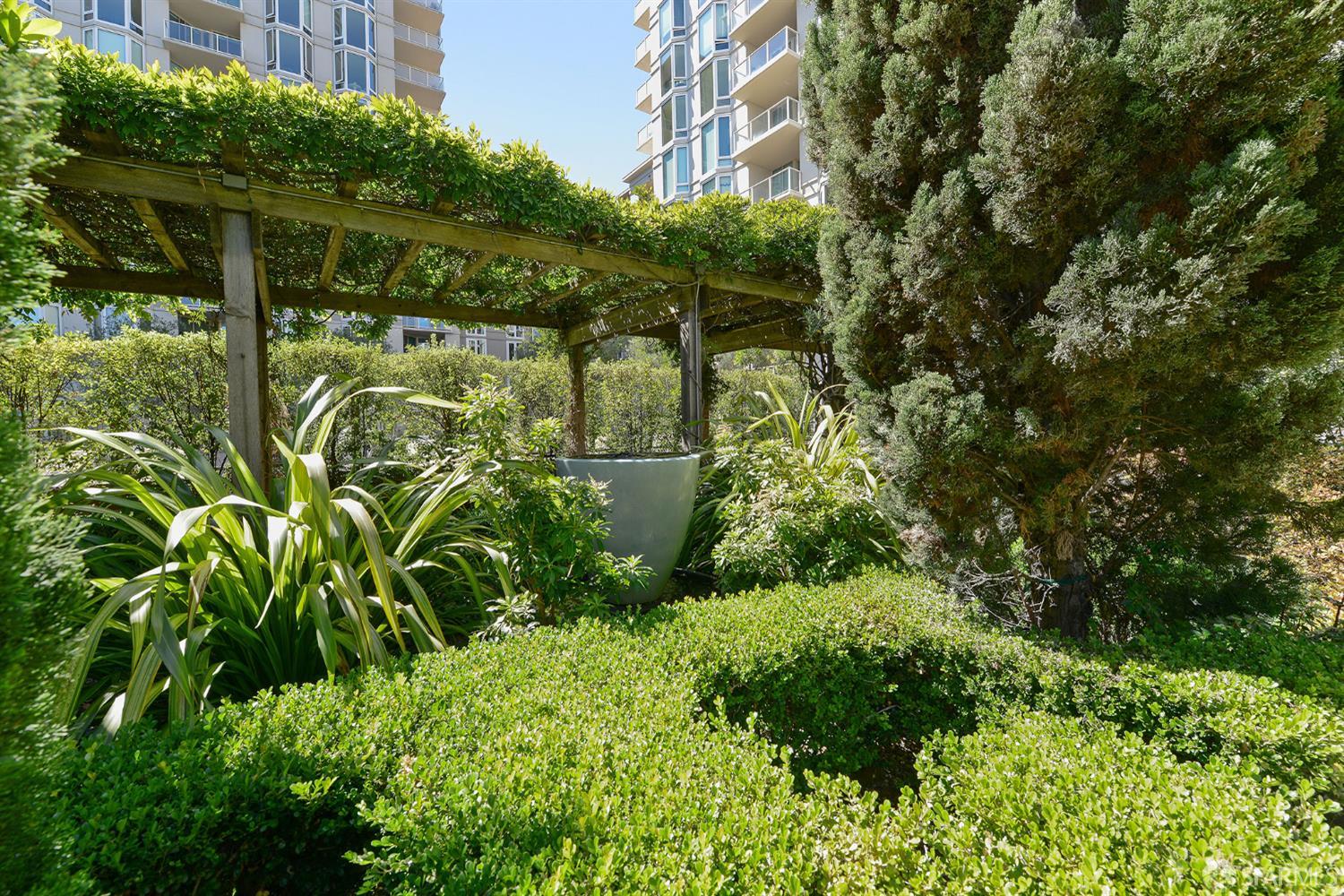 Detail Gallery Image 43 of 61 For 88 King St 104l,  San Francisco,  CA 94107 - 3 Beds | 3 Baths