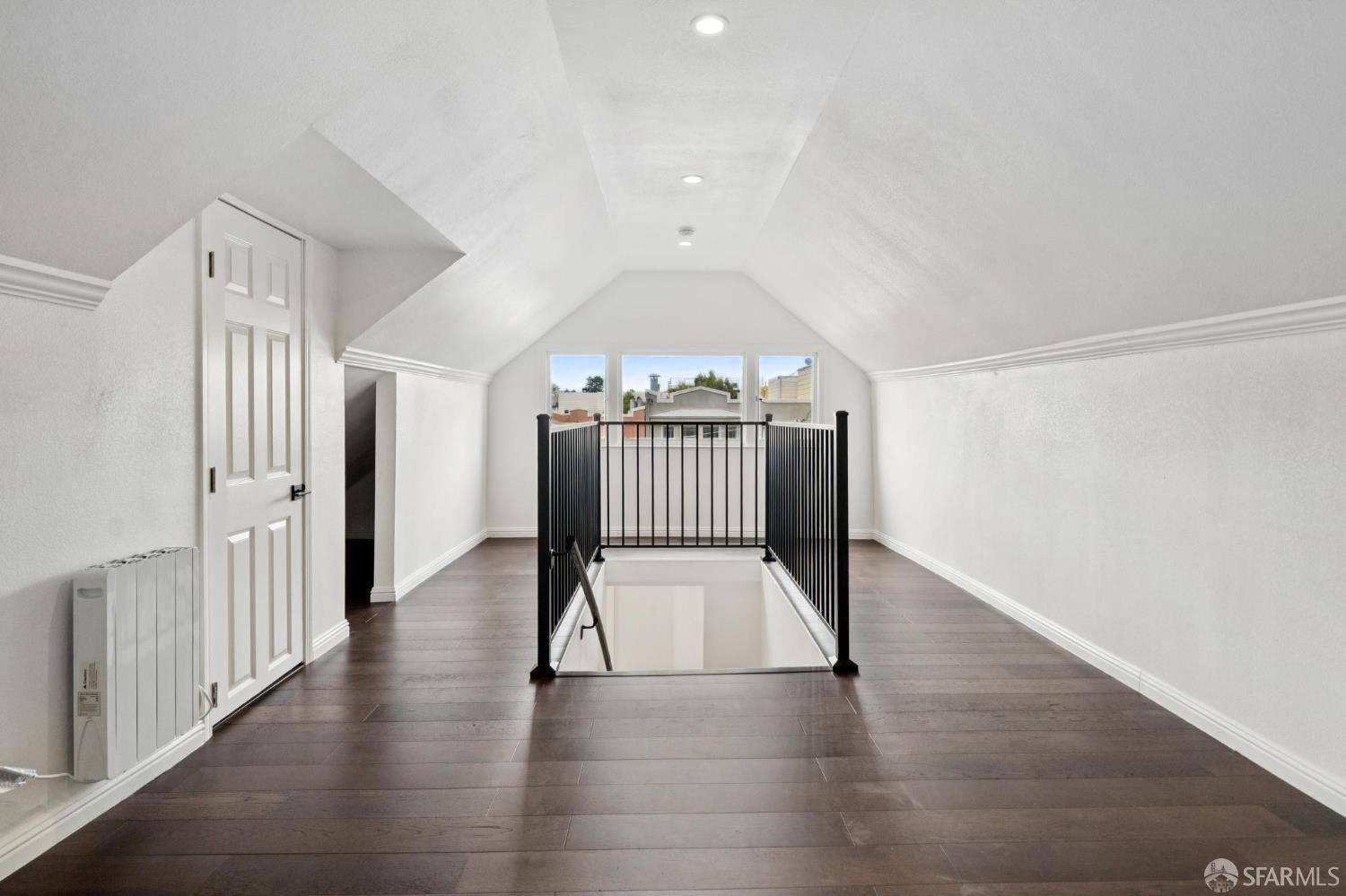 Detail Gallery Image 22 of 56 For 63 Jersey St, San Francisco,  CA 94114 - – Beds | – Baths
