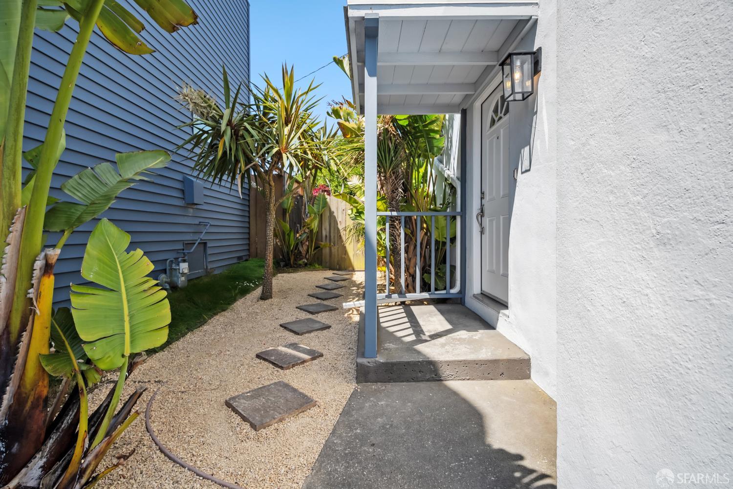 Detail Gallery Image 2 of 45 For 400 Firecrest Ave, Pacifica,  CA 94044 - 4 Beds | 2/1 Baths