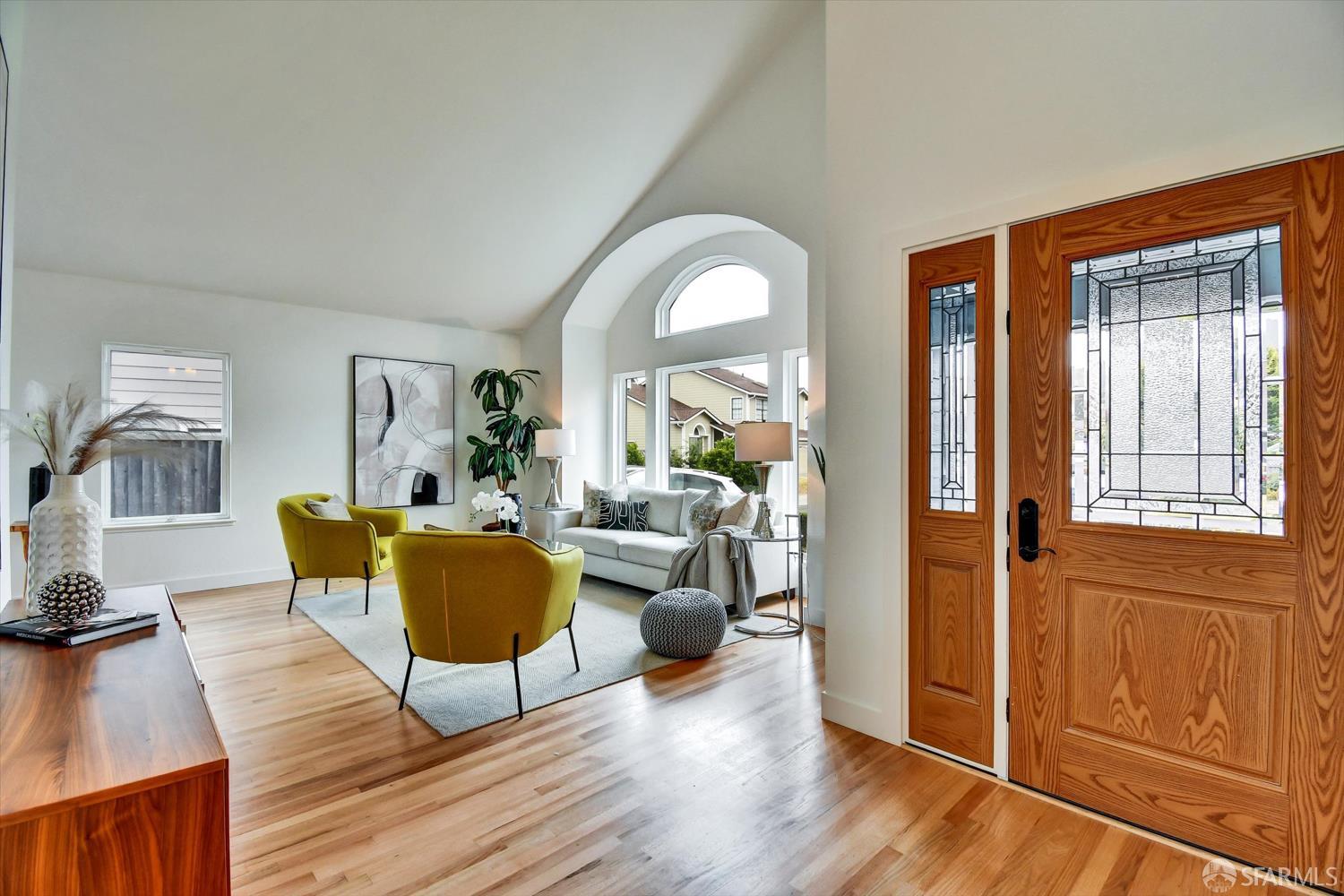 Detail Gallery Image 6 of 72 For 207 Marvilla Cir, Pacifica,  CA 94044 - 4 Beds | 3 Baths