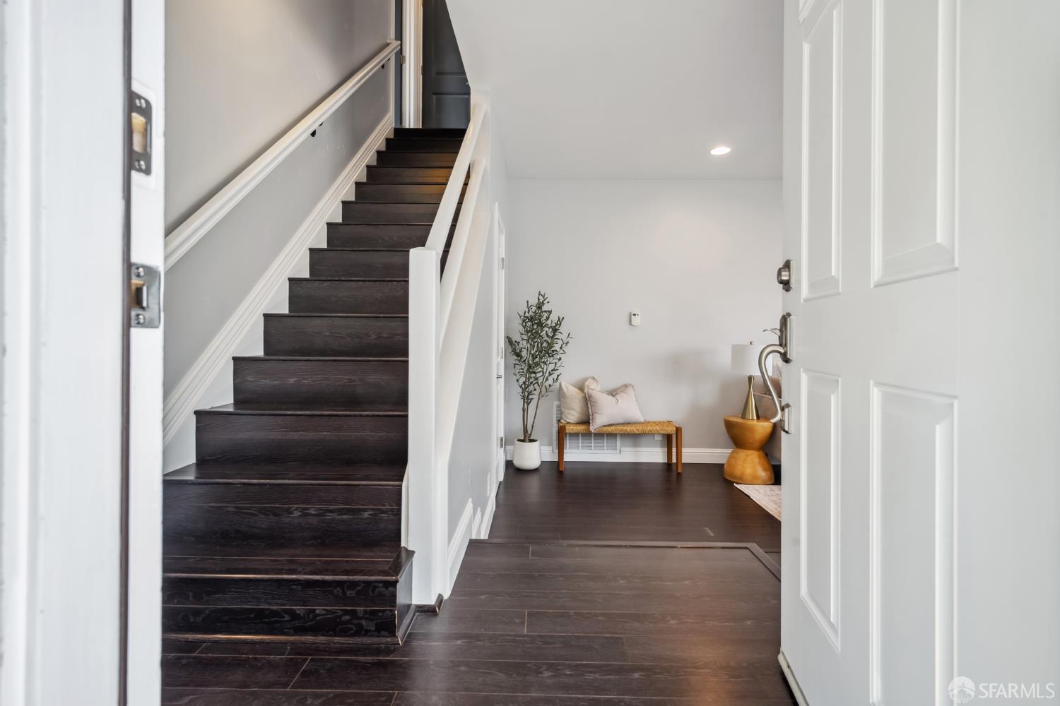 Detail Gallery Image 3 of 45 For 400 Firecrest Ave, Pacifica,  CA 94044 - 4 Beds | 2/1 Baths