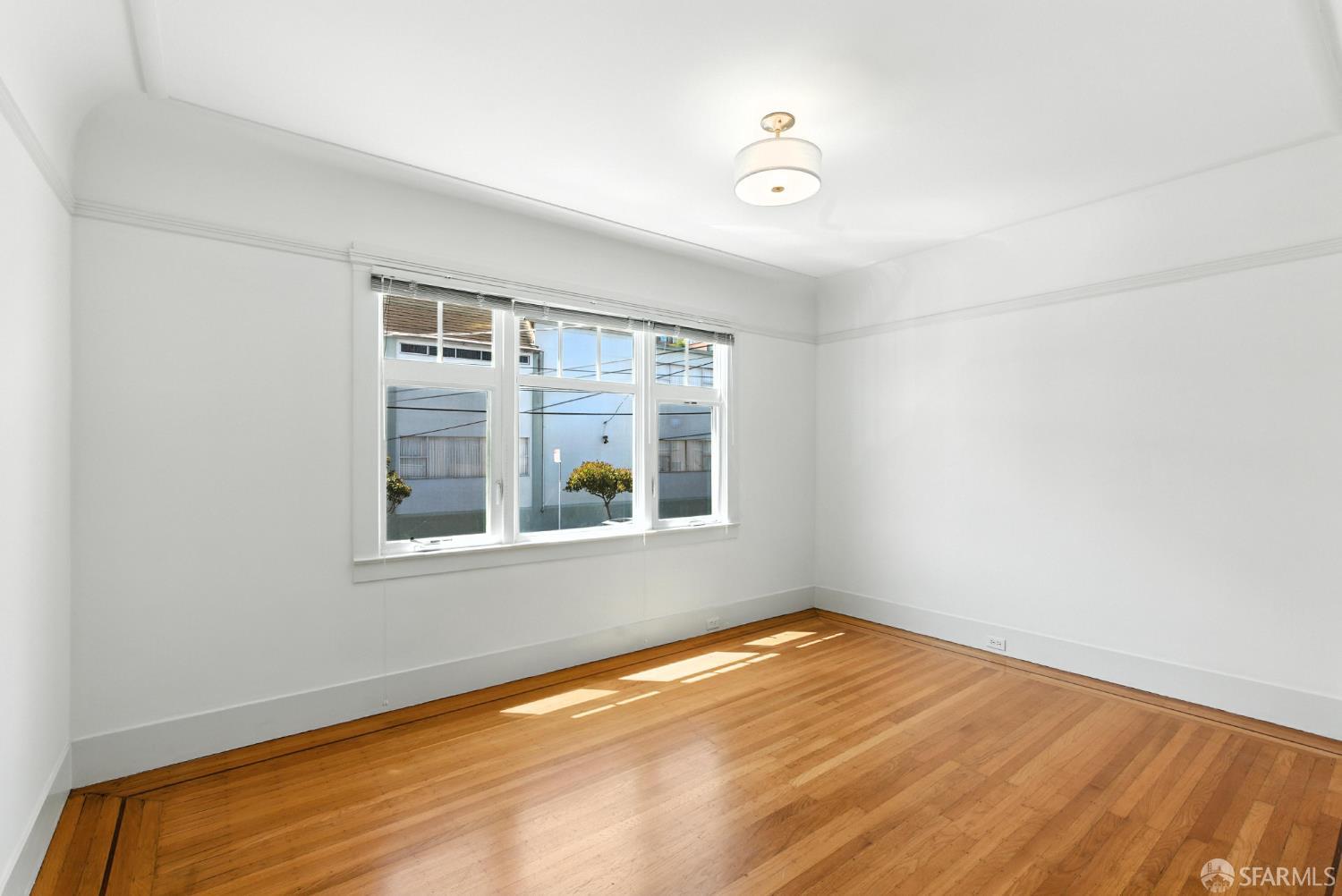 Detail Gallery Image 7 of 35 For 420 Woolsey St, San Francisco,  CA 94134 - 1 Beds | 1 Baths