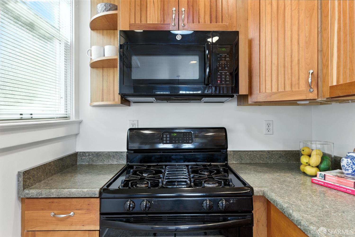Detail Gallery Image 15 of 35 For 420 Woolsey St, San Francisco,  CA 94134 - 1 Beds | 1 Baths