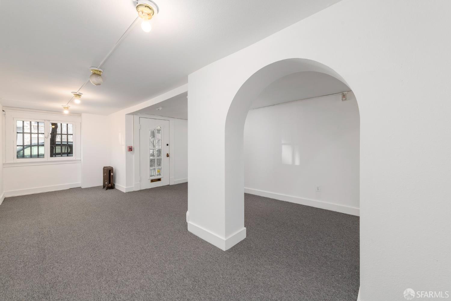 Photo #6: 425052788 Listing 