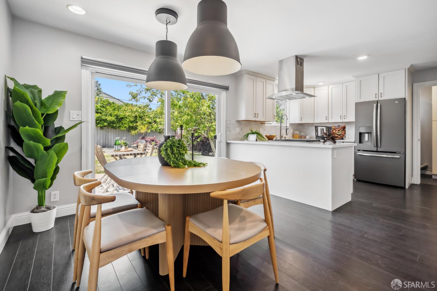 Detail Gallery Image 9 of 45 For 400 Firecrest Ave, Pacifica,  CA 94044 - 4 Beds | 2/1 Baths