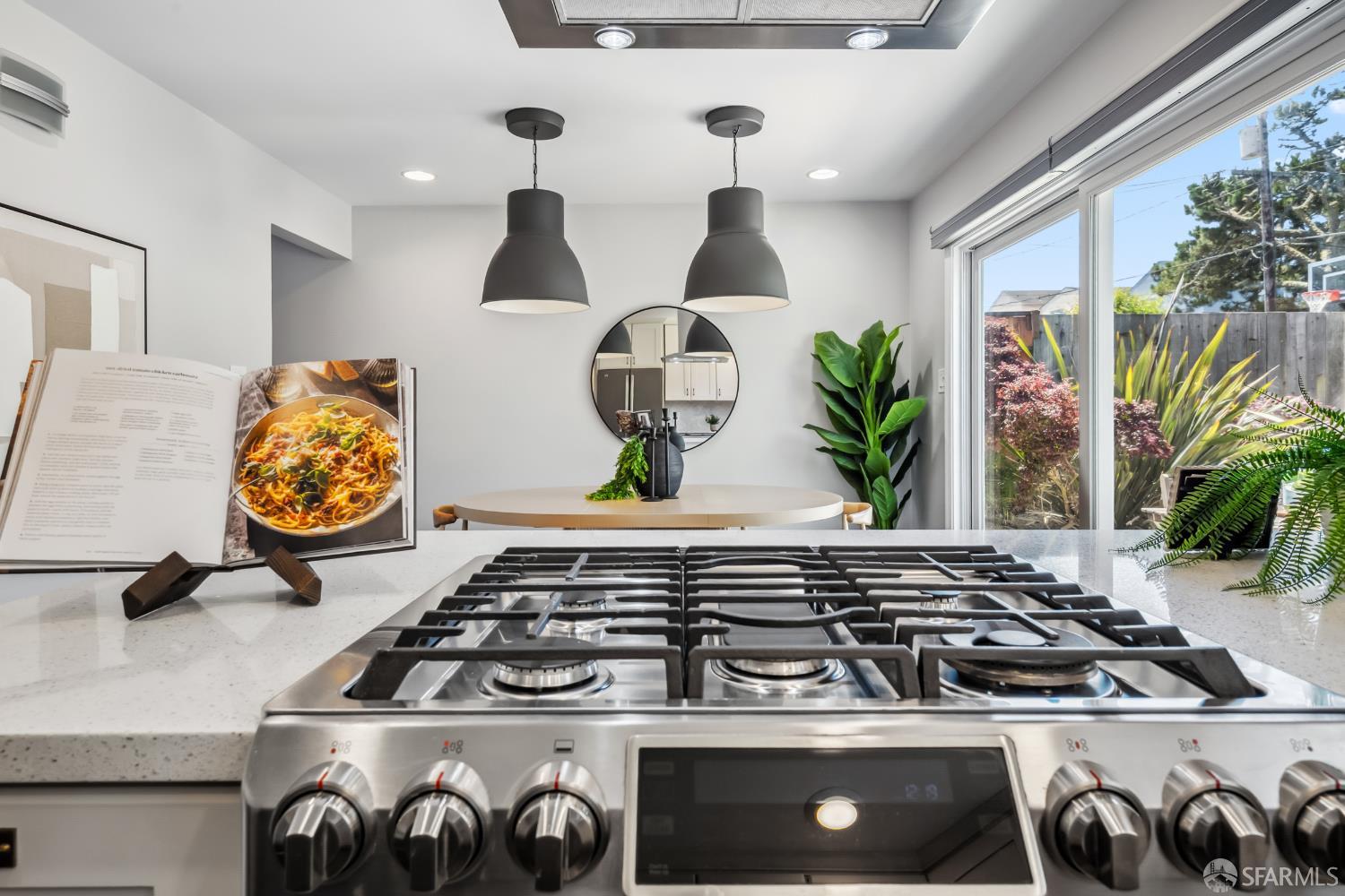 Detail Gallery Image 15 of 45 For 400 Firecrest Ave, Pacifica,  CA 94044 - 4 Beds | 2/1 Baths