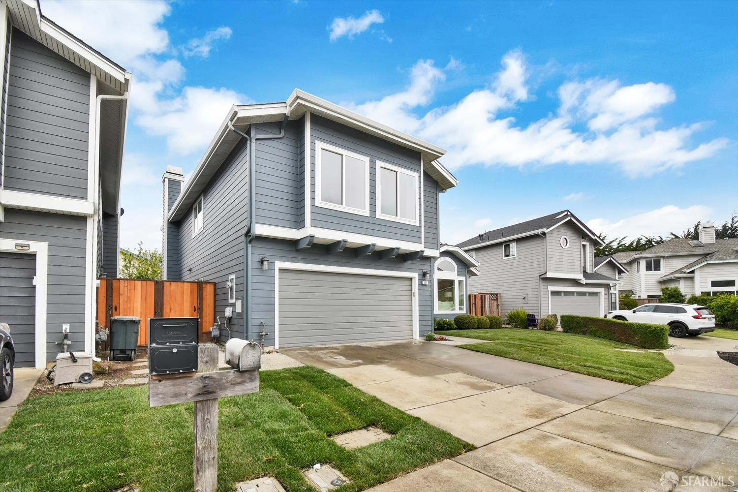 Detail Gallery Image 2 of 72 For 207 Marvilla Cir, Pacifica,  CA 94044 - 4 Beds | 3 Baths