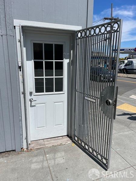 Detail Gallery Image 20 of 28 For 766 Thornton Ave, San Francisco,  CA 94124 - 5 Beds | 2 Baths