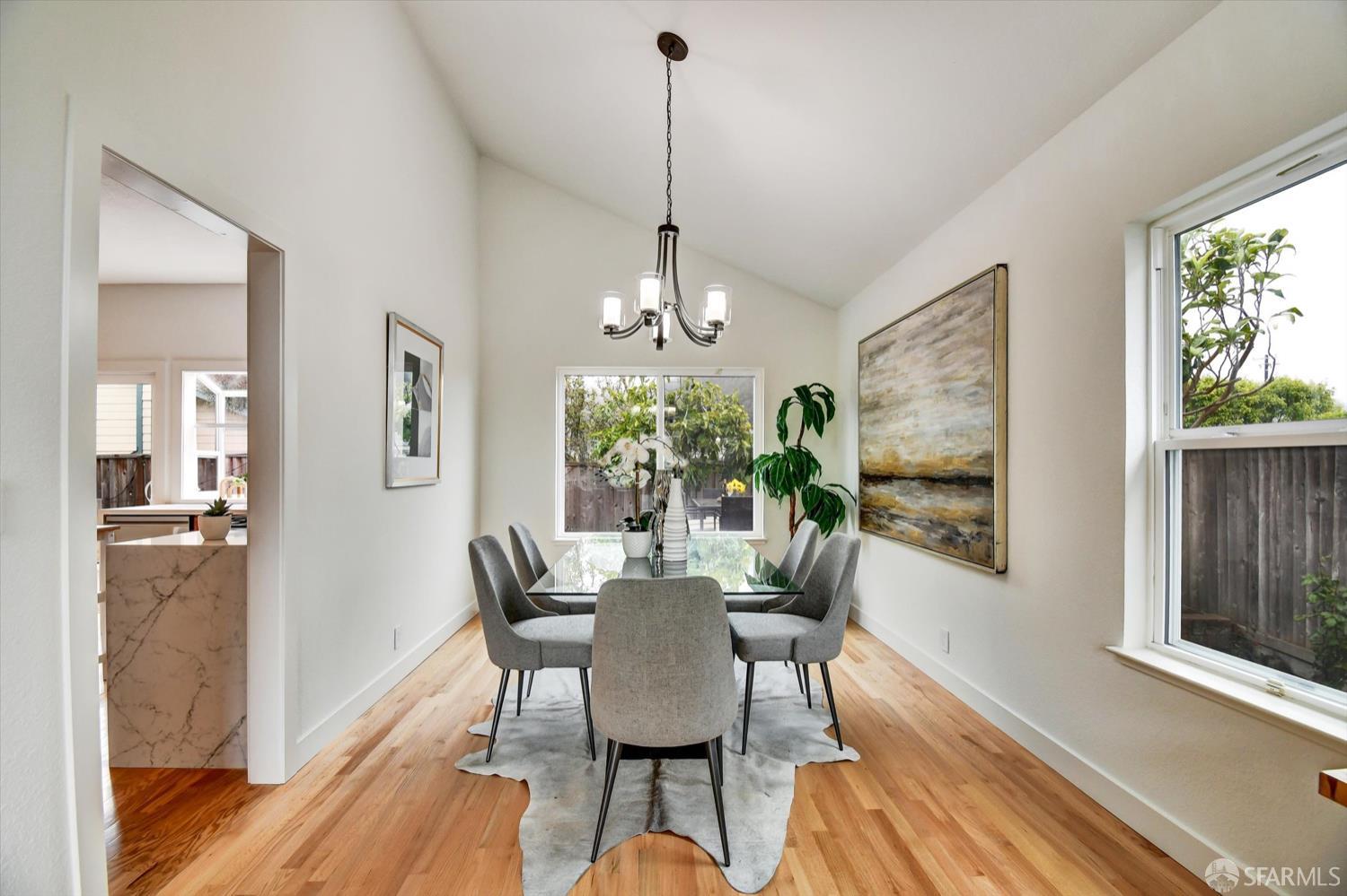 Detail Gallery Image 12 of 72 For 207 Marvilla Cir, Pacifica,  CA 94044 - 4 Beds | 3 Baths