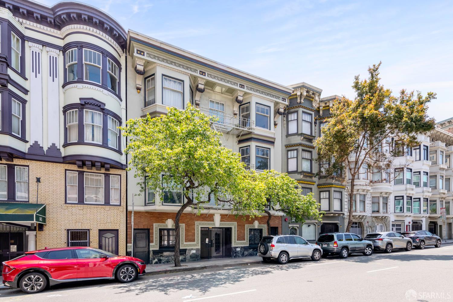 Photo #2: 425052788 Listing 