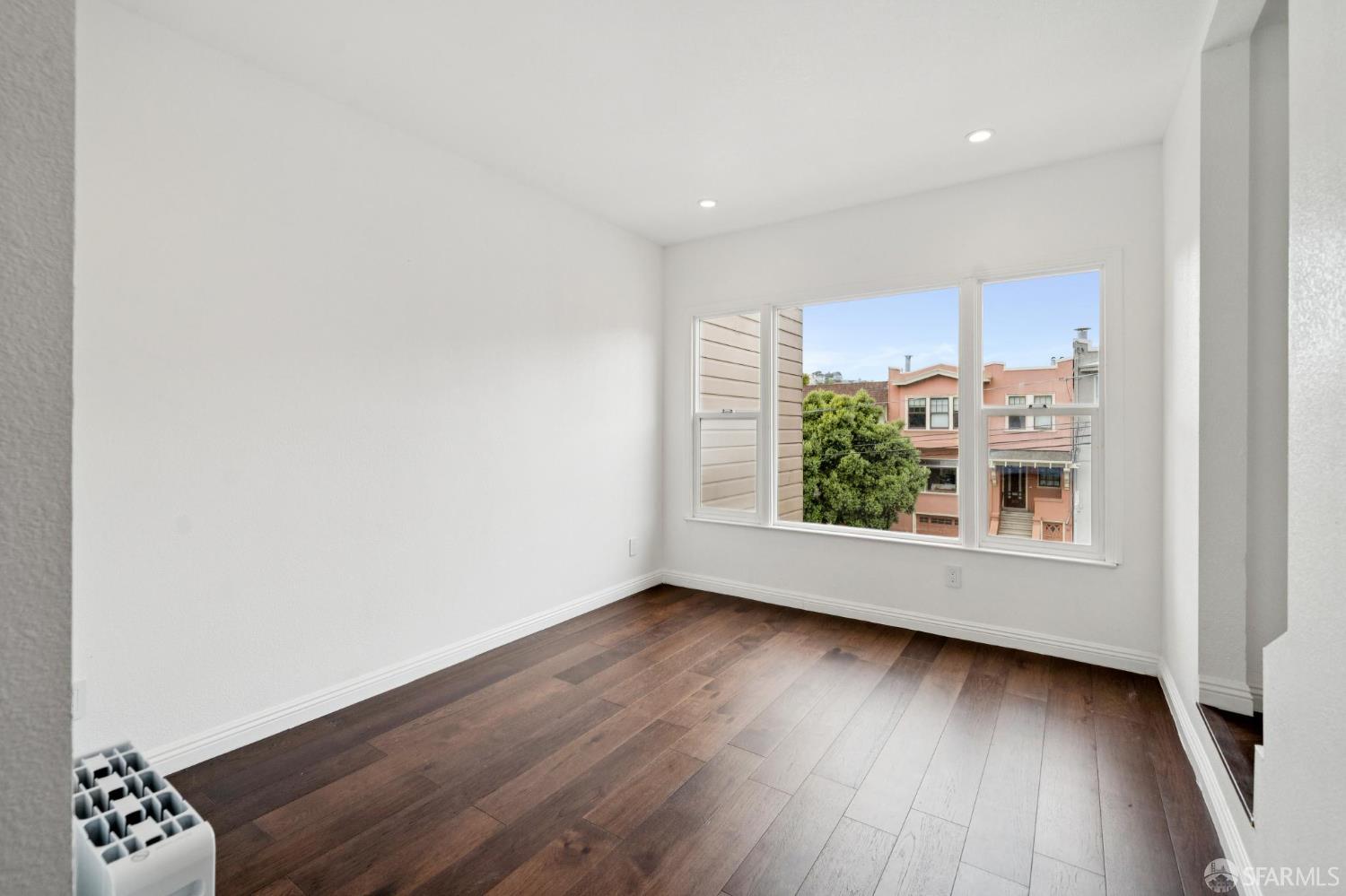 Detail Gallery Image 5 of 56 For 63 Jersey St, San Francisco,  CA 94114 - – Beds | – Baths