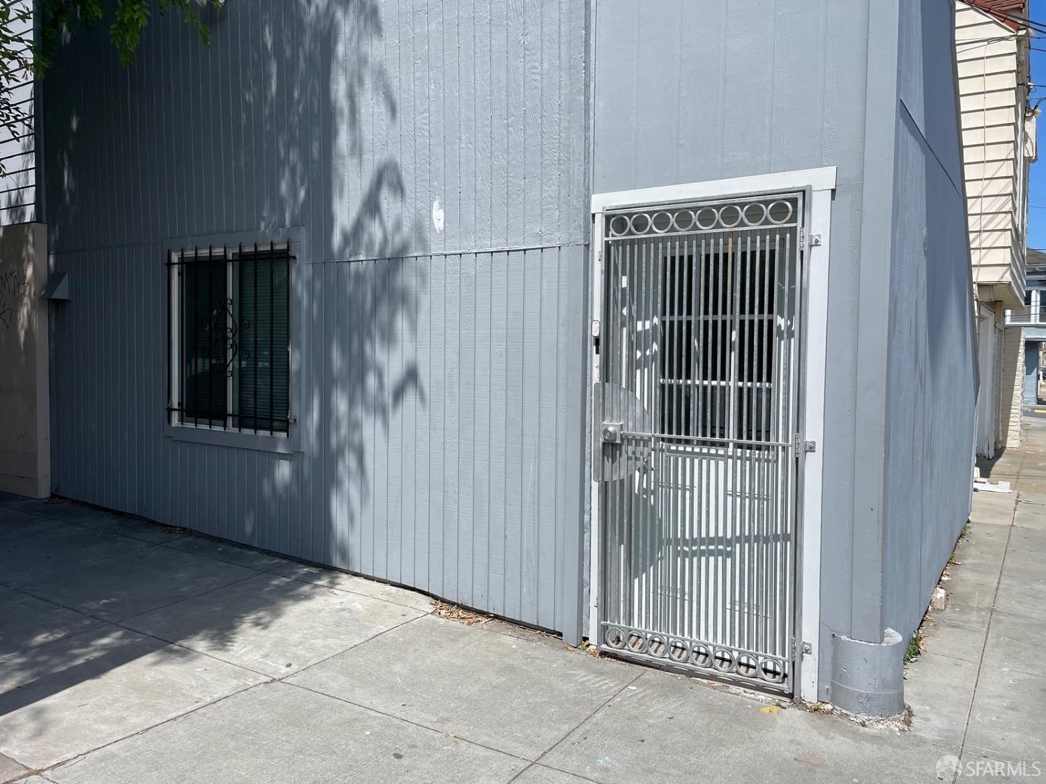 Detail Gallery Image 19 of 28 For 766 Thornton Ave, San Francisco,  CA 94124 - 5 Beds | 2 Baths