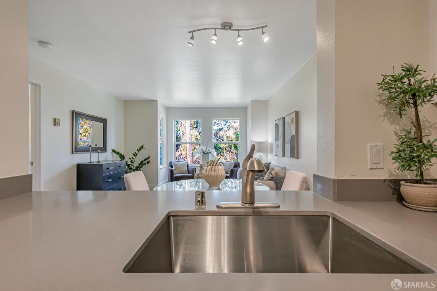 Detail Gallery Image 8 of 61 For 2225 23rd St #318,  San Francisco,  CA 94107 - 1 Beds | 1 Baths