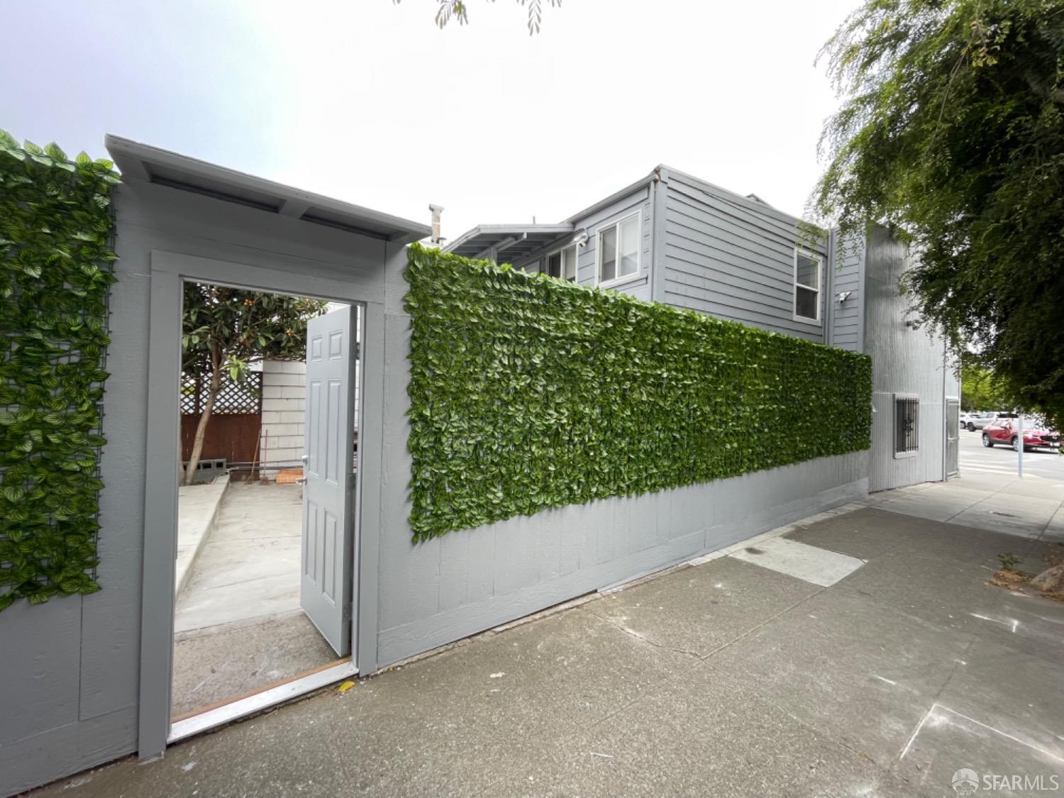 Detail Gallery Image 7 of 28 For 766 Thornton Ave, San Francisco,  CA 94124 - 5 Beds | 2 Baths