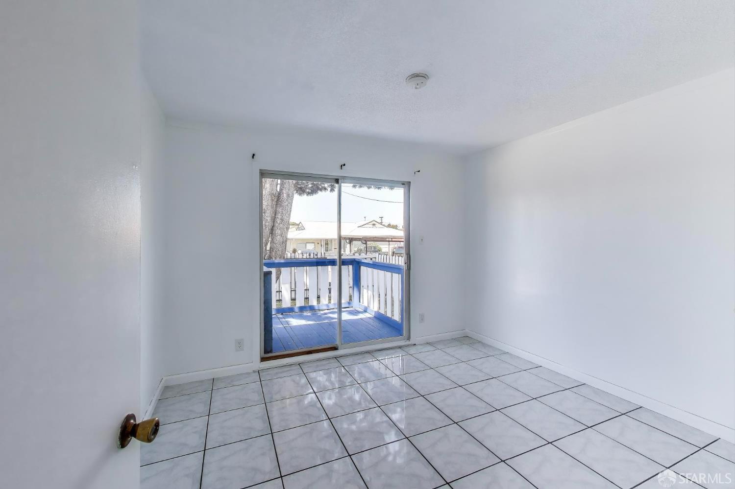 Detail Gallery Image 10 of 21 For 2430 Bancroft Ln, San Pablo,  CA 94806 - 3 Beds | 2 Baths